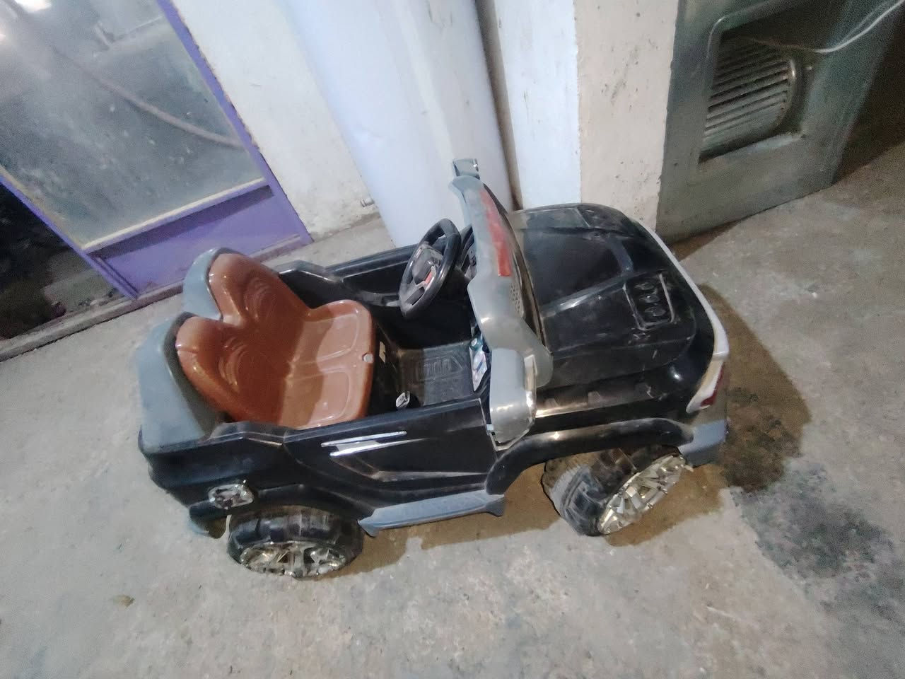 حياكم الله في معرض جريجب لبيع وشراء الاثاث المستعمل الموقع جريجب مقابل محلات احمد عبد عماش للاستفسار خاص او الاتصال على الرقم *********** بي واتساب
