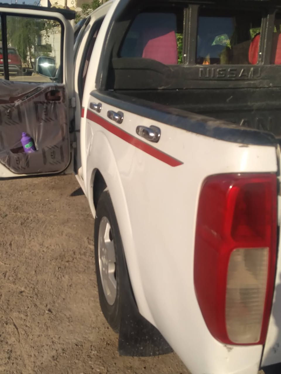 نيسان نيفارة موديل ٢٠١٠ بسمي تحويل ثاني يوم سنوية جديدة كير وكينة وشاصي كفالة وداخلة هزة ***********
