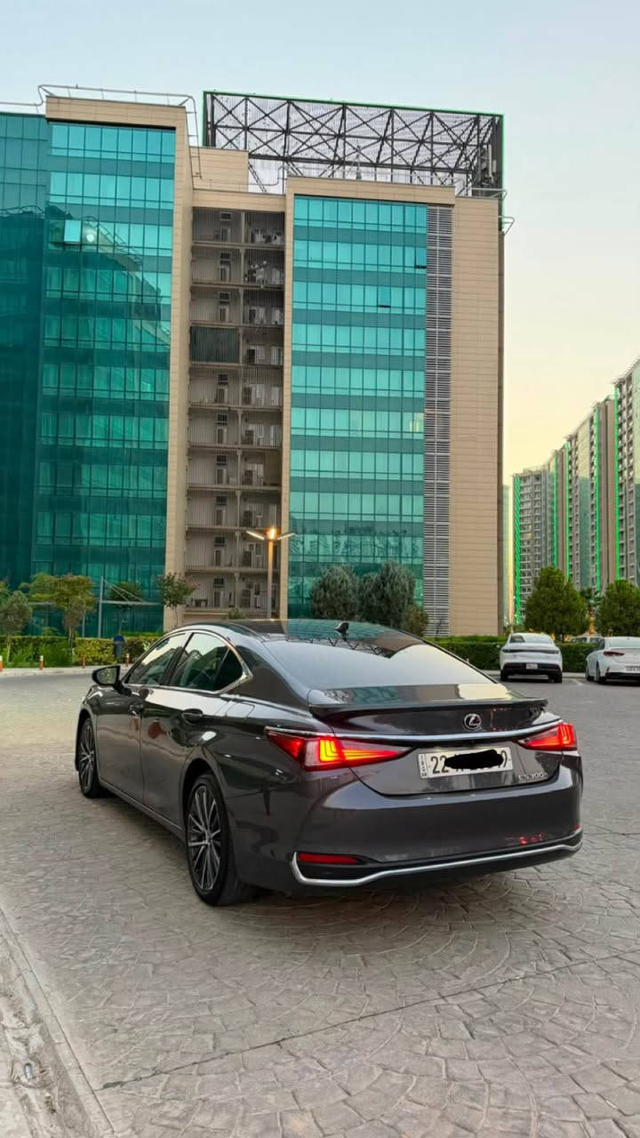 Lexus ES300 2023
لگزز ٢٠٢٣ هایبرێد کوشین جلد کوشین خزن ڕادار حەساس برێک ئۆتۆ گێڕ تۆماتیك و حادی و گێڕ لە سوکان ٣ مۆدی لێخوڕین چەند مواسەفاتی دیکە
٣ پارچە دەحمە ٣ پارچە کلێری ئەمریکایە
گێڕ و مەکینە و هایبرێد و کارەبایی هەمووی بەشەرت
فعص و هەزە و سەنەوی نوێیە بە ناوی خۆمە
*********** أربيل, العراق
