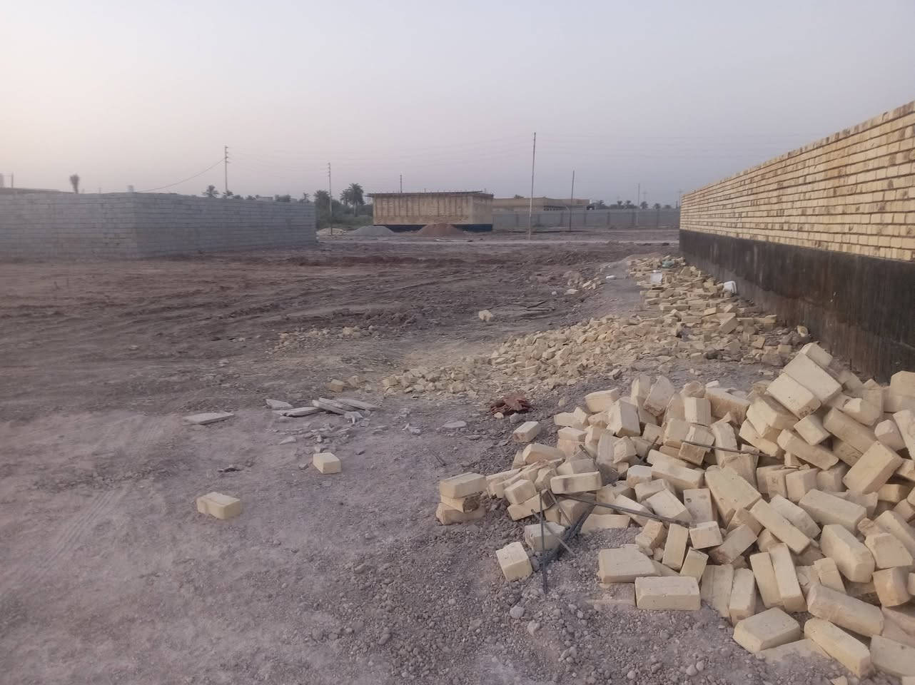 السلام عليكم 400متر طابو اسهم تحويل مباشر على طريق السفينه خلف ثانويت الواثق ماء كهرباء متوفر ***********
