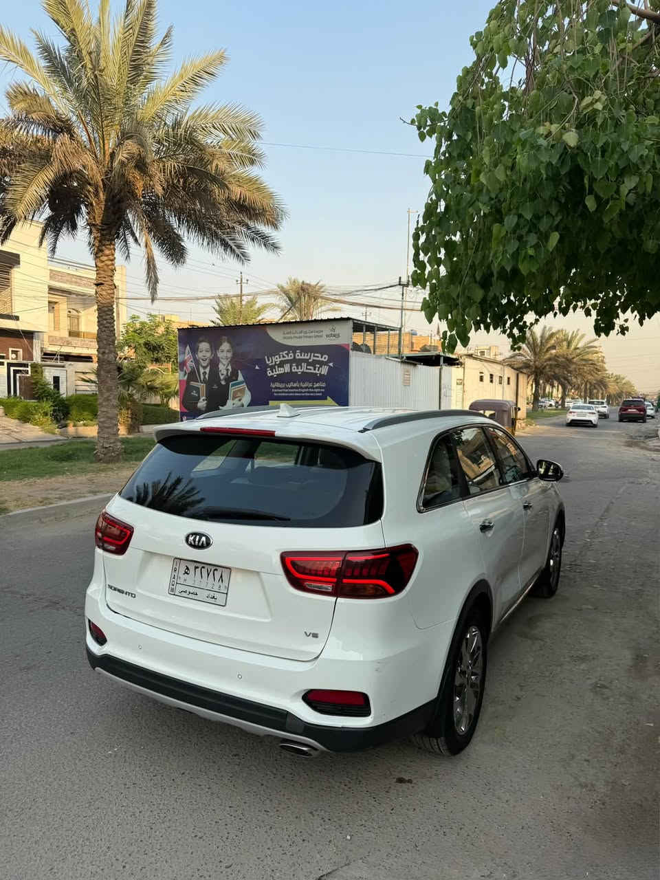 لسلام عليكم

سورنتو موديل 2020 خليجي
6 سلندر، رقم بغداد، كشنات جلد، حساسات امامي خلفي، 3 قطع تبريد، كشن كهربائي، ستيرن كهربائي، صندوق كهربائي، بردات

السيارة مكفولة ماعدا طخة بسيطة بالباب الخلفي
السيارة ماشية 56 الف 
السعر 250 وبيها مجال بسيط
الرقم ***********

