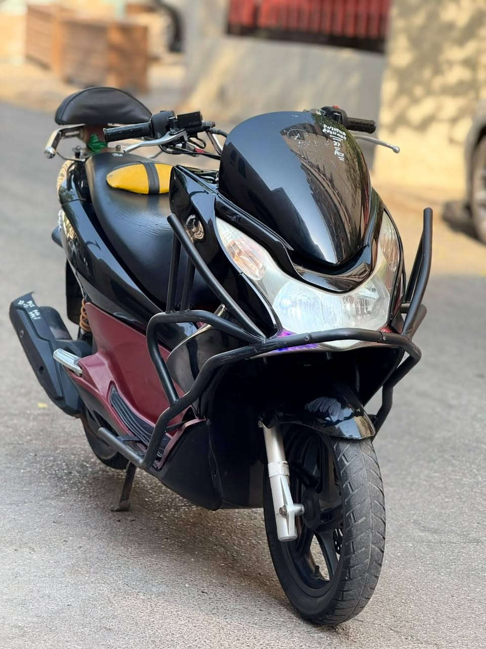 سلام عليكم....
دراجة (PSX)...(جيل الاول)  
🛵للبيع  ماشيه 28الف الفحقيقي ممتعوبه
دراجة شلعه معدل كهربائيات كلهه شغاله 
دراجة جديده  بلادية
أي نقص مابيهة دراجه مكفوله كفاله عامه بشرط علفحص اذا برغي مفتوح ترجع دراجة مال جناي 
جيب فيتر وتعال افحص مستعجل على بيعتهه السعر مليون و350
العنوان بغداد  الكرخ  الاستفسار الاتصال على الرقم 📞***********
