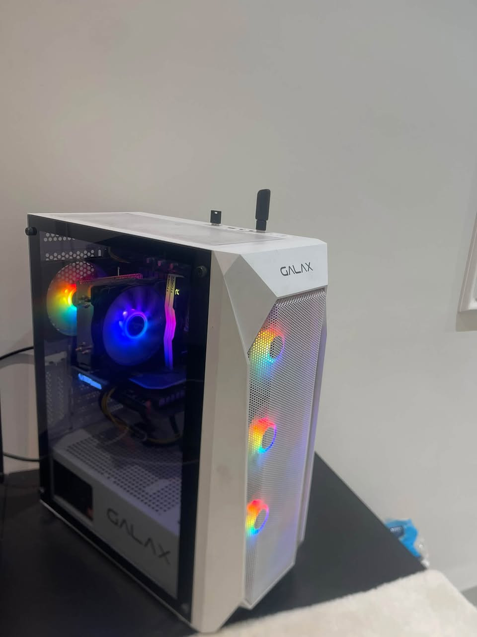 RTX4060
16 ddr4 (8*2) 3600
M.b h610
Ssd 1t sata
P.s 600w
Deepcool ag400
سعر:1.150.000
رقم:***********
عنوان:بغداد

نص مكتوب في الصور:
- Find a setting System > About Processor 12th Gen Intel(R) Core(TM) i5-12400F 2.50 GHz Installed RAM 16 GB Speed: 3000 MT/s Graphics card 8 GB NVIDIA GeForce RTX 4060 Storage 954 GB 513 GB of 954 GB used Hussein-pc H610M-HVS/M.2 R2.0 Rename Device info Device name Hussein-pc Processor 12th Gen Intel(R) Core(TM) i5-12400F (2.50 GHz) Installed RAM 16.0 GB (15.8 GB usable) Graphics card NVIDIA GeForce RTX 4060 (8 GB) Storage 513 GB of 954 GB used Device ID C2518962-FFAA-4331-800D-6021155547B3 Product ID 00330-80000-00000-AA070 System type 64-bit operating system, x64-based processor Pen and touch No pen or touch input is available for this display Related links Domain or workgroup System protection Advanced system settings Copy Windows info Windows Pro Edition Windows 11 Pro Version 25H2 Installed on 6/26/2026 OS build 26200.9457 Experience Windows Feature Experience Pack 1000.26100.360.0 Microsoft Services Agreement Microsoft Software License Terms Search