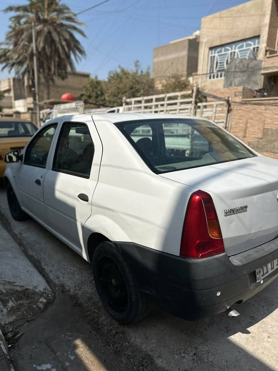 السلام عليكم رينو لوگان  ابيض موديل 2010 رقم بغداد الدولي خصوصي مشروع وطني  
السعر 43 
العنوان بغداد 
للأستفسار الاتصال فقط ***********
