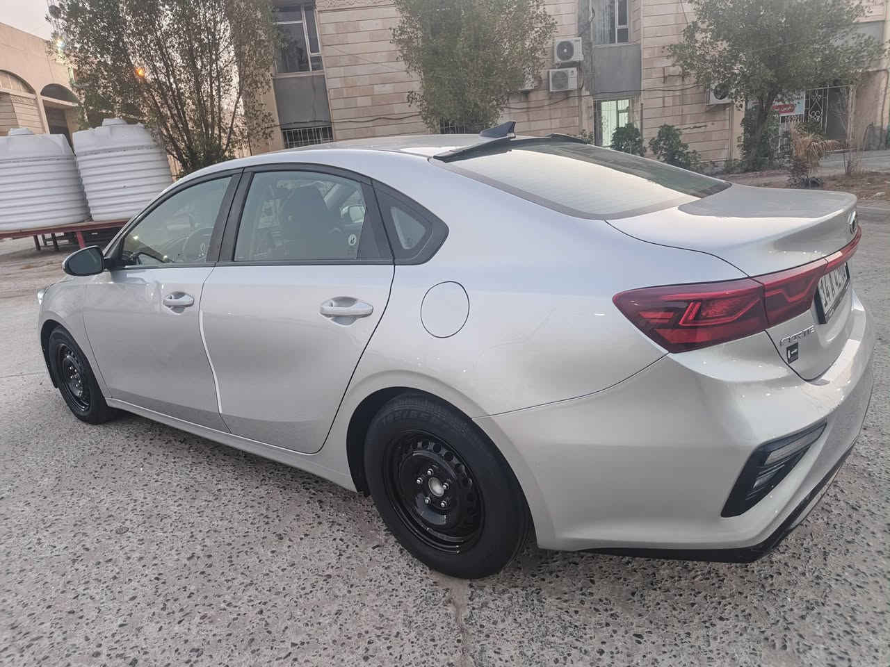 سلام عليكم كيه فورتي ١٩ امريكي بصره رقم نكليزي بسمي ما ناقصهه اي شي من كلشي جاهزه قطعتين تبديل بيهه (***********) سعر ١٣٠ وبيهه مجال
