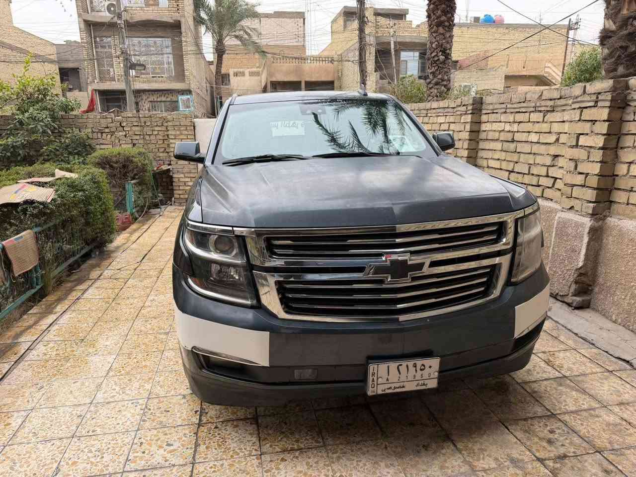 تاهو ١٩ وارد امريكي
محرك ٨ سلندر ٥٣٠٠

ماشية ١٢١ الف ميل

ضربتها جهة السايق مصبوغة والبنيد جارد

كشنات جلد منفصل

السعر ٢٩٠ ورقة وبيها مجال
الاتصال ***********
