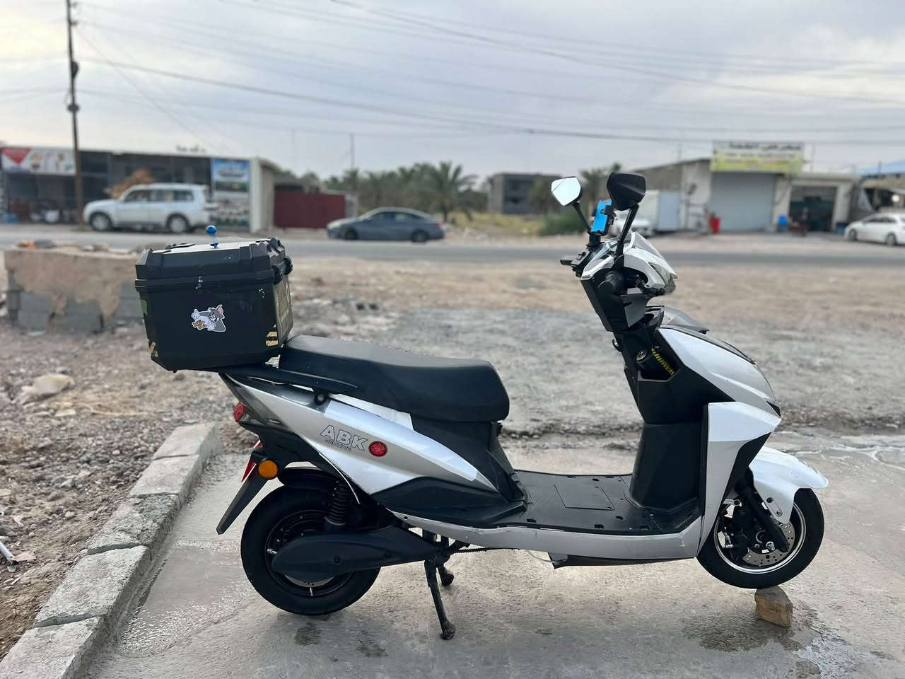 سلام عليكم ورحمة الله وبركاته
دراجه شحن للبيع 🚴 
موديل 2025
بطاريات ليثيوم ✈️
نظام Rبك نظام بارك p 
جنطه خلفيه 
بلوتوث ونشرات
گلوب عالي وناصي ثلجي ❄️ 
أشاره يمين يسار 
دراجه مكفوله كفاله عامه تأخذها وتدعيلي
التواصل أو استفسار ***********بي وتساب ‭***********‬بي وتساب
