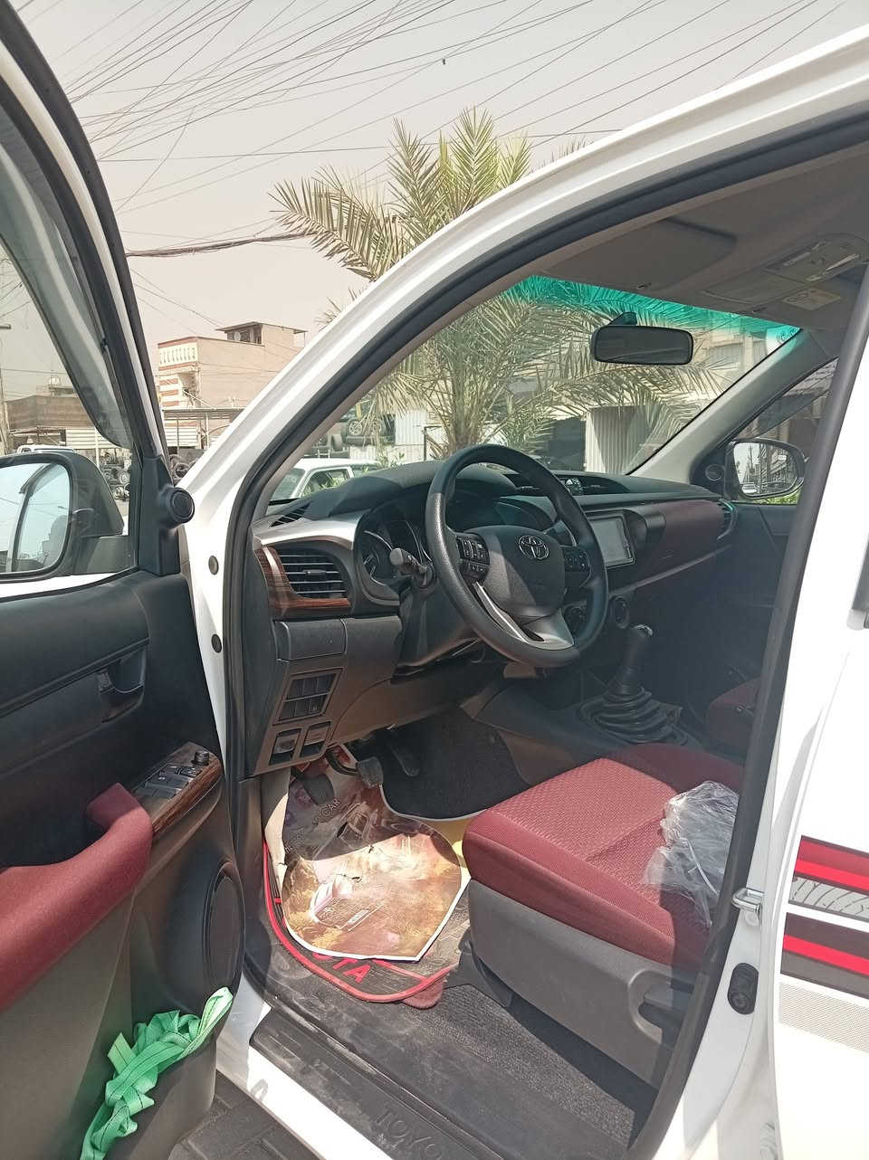 السلام عليكم✋
تويوتا هايلوكس للبيع.
رقم اربيل دولي 
SASباب اول ضمان
موديل 2025....
ماشيه 605kmبعد بحاله الوكاله.
كير عادي..
مكينة 2700🚀.
سيارة مكفولة كفاله عامه.
تبريد ثلج.....
شاشه..
💰 سعر 255وبيه مجال حك جيه.
☎️ مكان بغداد حي العامل شارع 7 نيسان
رقم ***********
