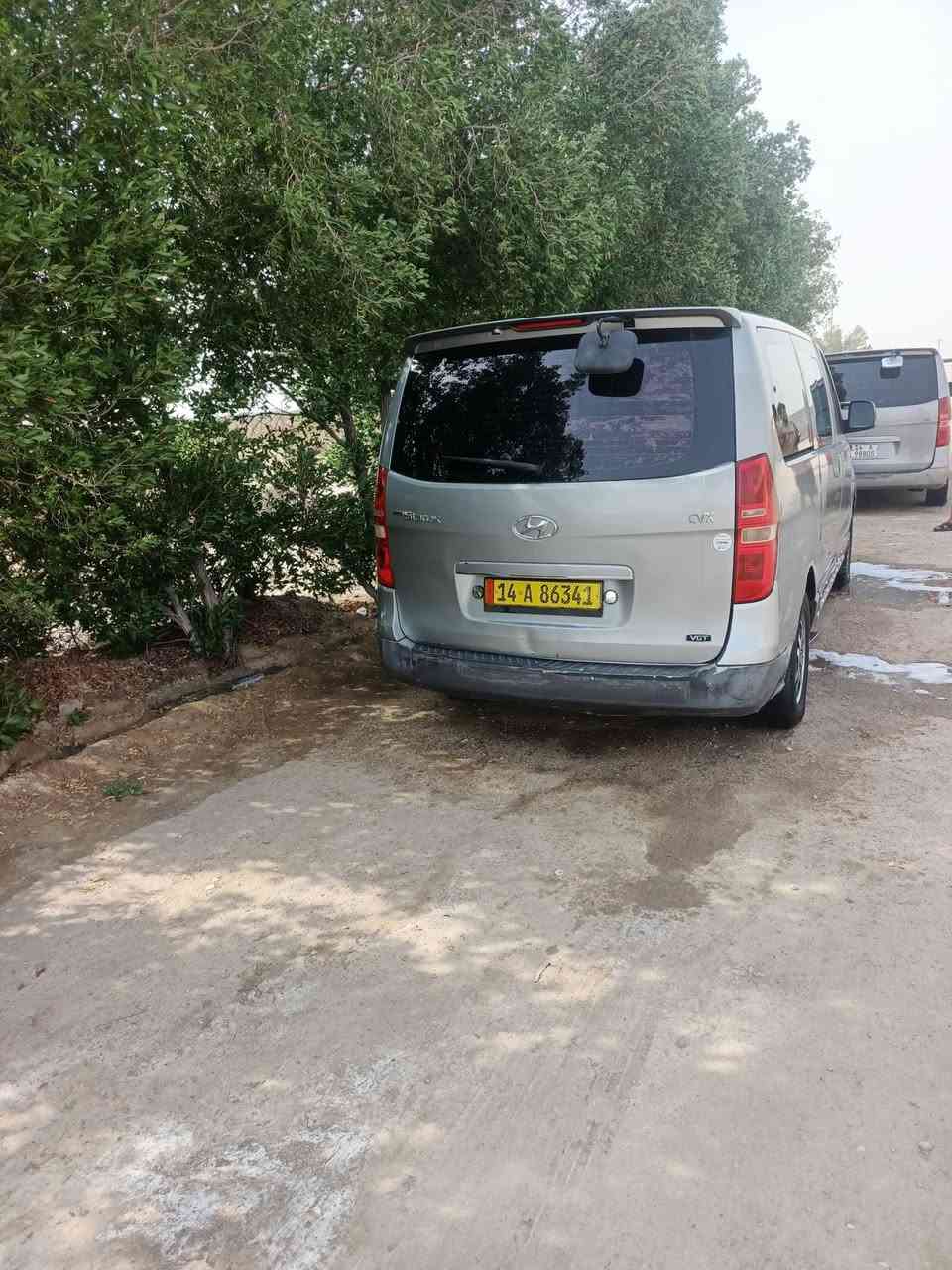 سياره البيع موديل 13معلايه 17 مجول بلاديه  مكفوله من ضربه والكصه بيه صبغ من كورياا حداده جديده وتخم تايرات بسمي تحويل ثاني يوم مصفره من كلشي هىيه وضريبه مكاني بصره زبير سعر 150 وبيه محال  ***********

