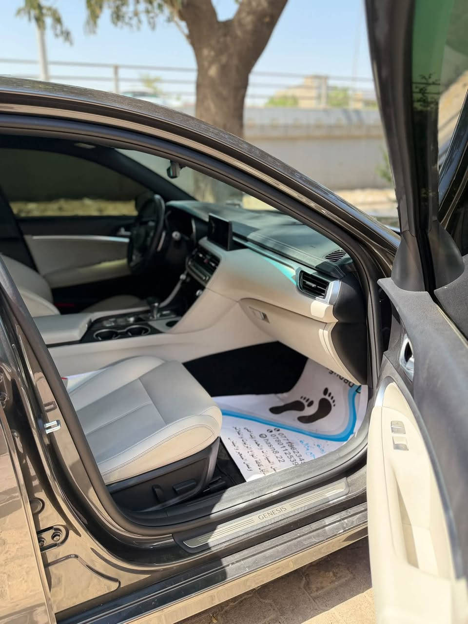 جنسيس G70 • ٢٠٢٥ • جلد ابيض