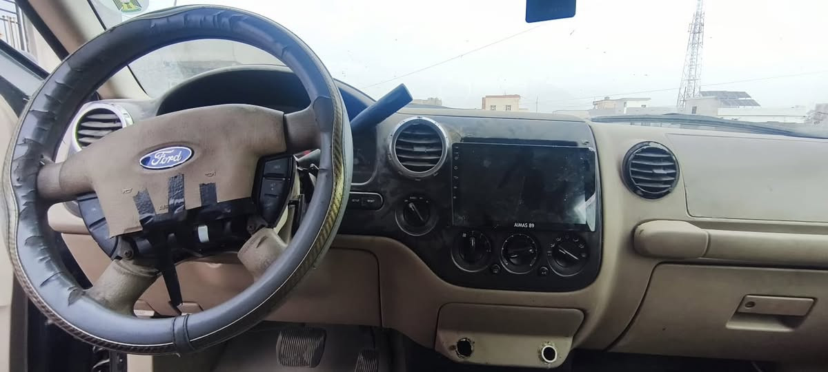 اكسبلورر 2009 • ما يشتغل • تواير نص عمر