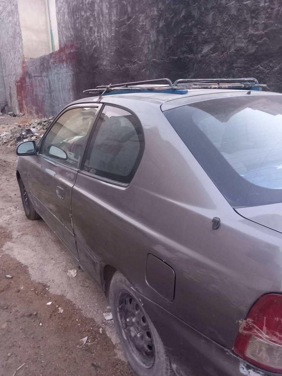 اكسنت ٢٠٠٢. تك باب. تك باب. رياضي  محرك ٢٠٠٠ تبريد نقص غاز كير محرك تمام بسمي. السعر ٣٧. اتصال فقط ***********
