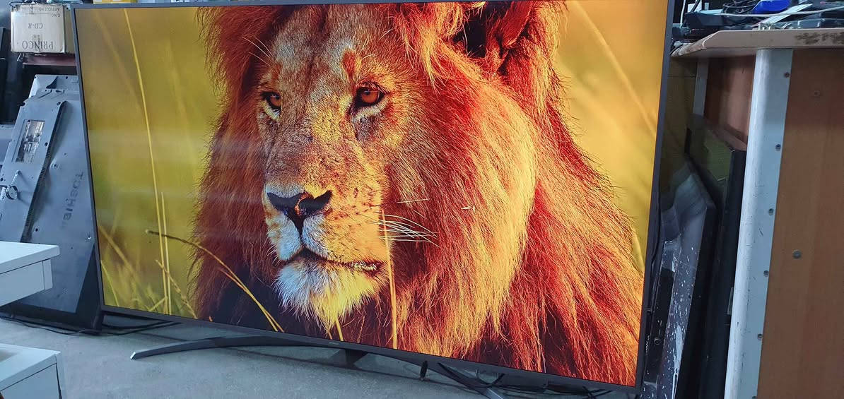 تەلەڤیزۆنی هیتاشی قەبارە 65 4K HDR سەتەلایتی تێدایە
خەتەکی باریکی تێدایە هەندەک جار نامینێ و هەندەک جاردێتەوە
ئەگەر بتەوێ چاک دەکرێتەوە نرخی 350000 لە هەولێرە لۆ
داواکردن پەیوەندی بکەن با واتساپ و ڤایبەر *********** أربيل, العراق
