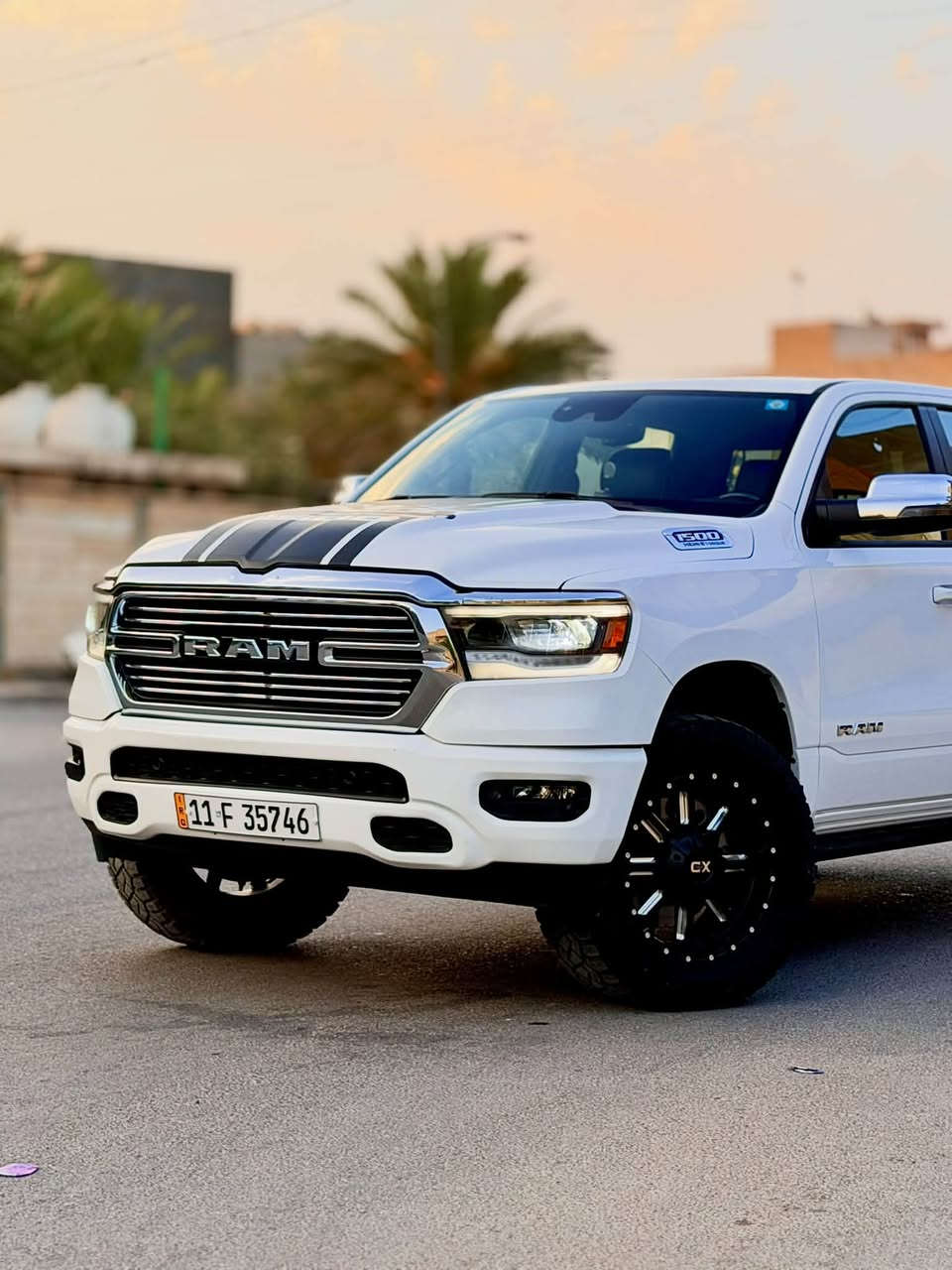 السلام عليكم دوج رام 2023 لارامي  وارد امريكي
Dodge Ram White Laramie 2023 5.7 V8
حجم المكينه : 5.700 V8
المسافة المقطوعه : 15 الف ميل
الضرر : كلين تايتل
الايرباك : سليم مطاك ولا ايرباك
#مواصفات
1.شاشه كبيره تسلا
2.بصمه
3.تشغيل عن بعد
4.كامرا
5.ويل كب
6.كشنات جلد
7.تدفئة تبريد بالكشنات
8.رادارات 360
9.كشنات كهرباء
10.لايتات لد + زنون
11.كشافات
12.اشاير بالمري
13.فور ويل 4x4
14.اتو ستوب
15.حساسات خلفي امامي
16.تايرات جبلي 
17.خزن ميموري
فول مواصفات مرقم بغداد
تفاصيل اكثر هذا رقمي  ***********
مكاني بغداد
