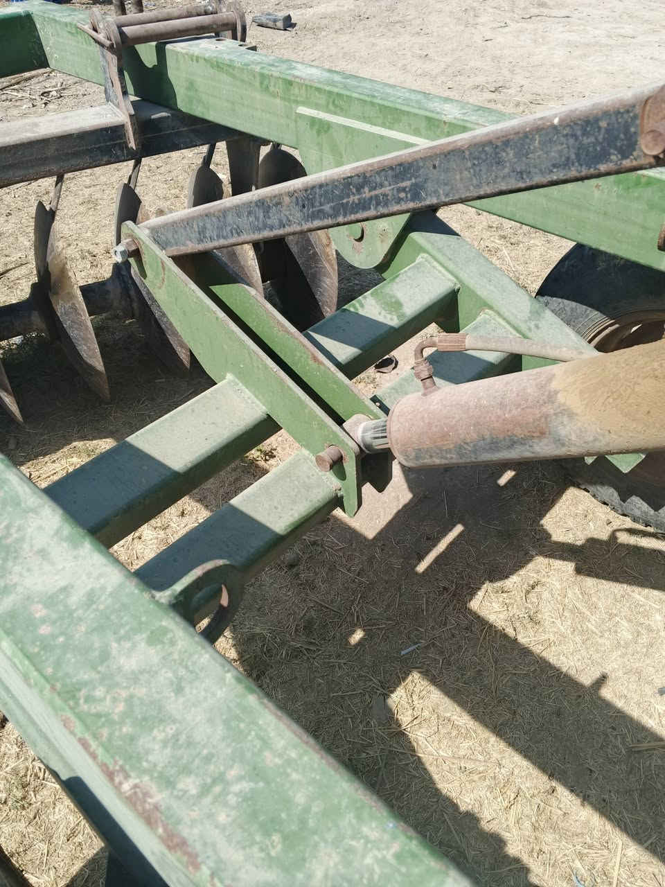 دسك حجم ١٨ مكفول نظيف تركي الإتصال *********** عنوان بابل الشوملي ملاحظه يرهم مراوس بطابعه حجم ١٨ اسباني
