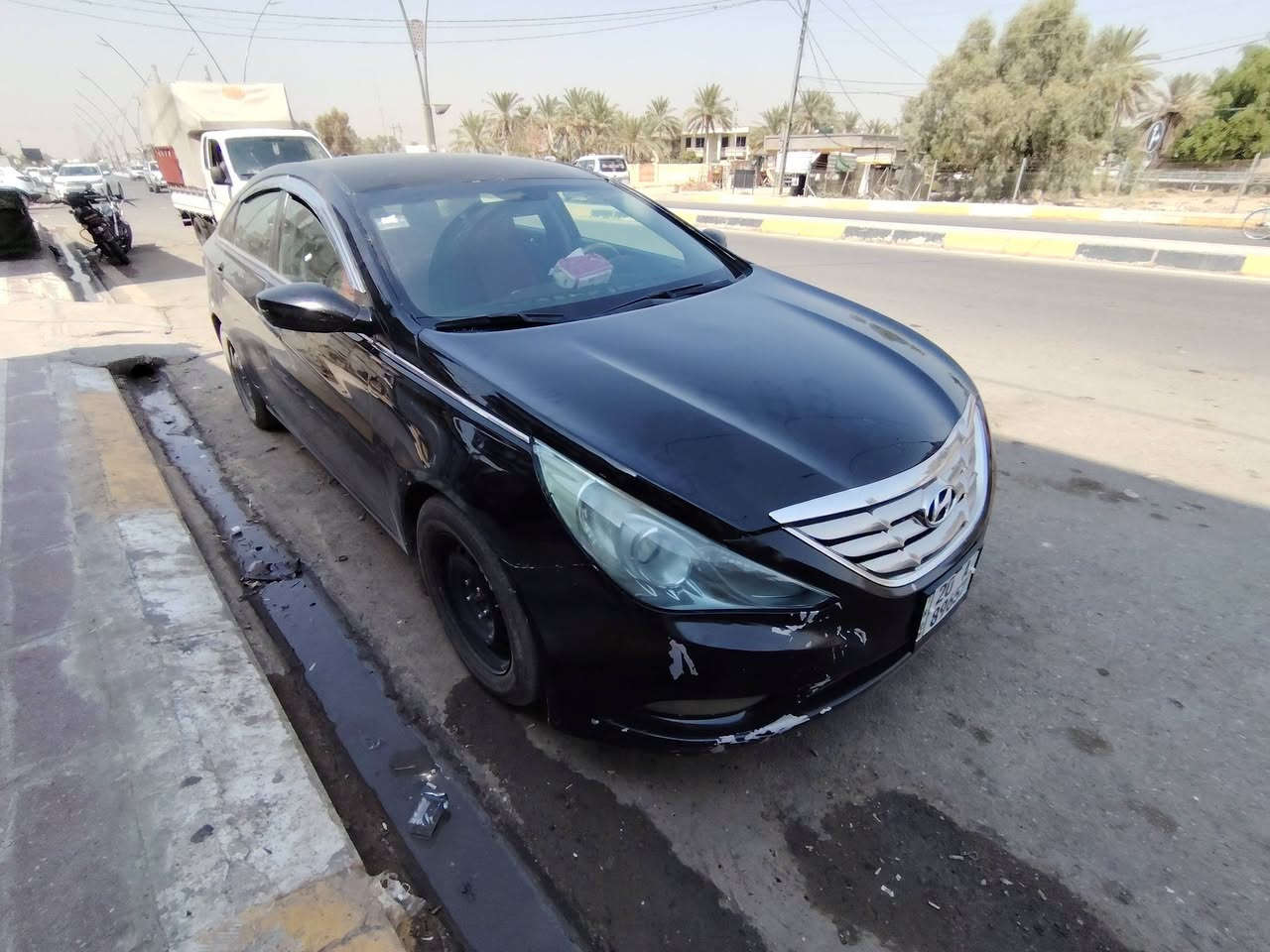 السلام عليكم
للبيع فقط بدون مراوس 
سوناتا مديل 2011 وارد امريكي صبغ عام 

مكينه 2400 جدي اي مكفوله
 كير مكفول تبريد ثلج 
مواصفاتها / معروفه 
السياره 
رقم ديالئ بأسمي شرط تحويل سنويه لحد 2030
مكان السياره ديالى بعقوبه 
للاستفسار هـ *********** السعر 72بي مجال
