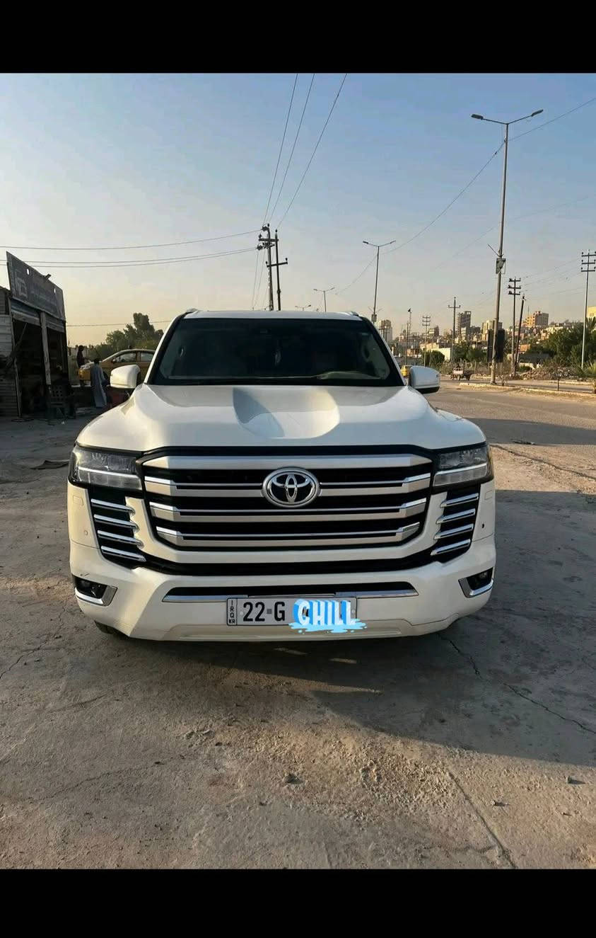 السلام عليكم لاندكروز مديل 2023 تون تربو السياره جديد حيل ماشيه ٣٠ الف السياره
السياره مكلوب ومعمره ارق تعمير جدجد حيل 

سعر السياره. 410 ورقه وبيه كلش قليل 

***********  ابو راشد
