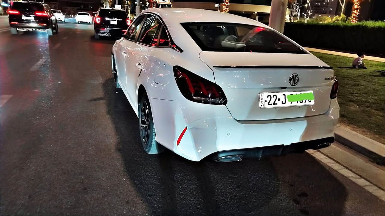 #للبيع: MG GT موديل 2024 بحالة الوكالة (وارد خليجي) 

رقم اربيل تحويل مباشر
 
الموديل: 2024.المحرك: 1.5 لتر تنفس طبيعي - اقتصادي جداً واعتمادي.ناقل الحركة: أوتوماتيك CVT بـ 8 سرعات

 .الممشى: 28,000 كم فقط (حقيقي).الضمان
وارد خليجي، بعدها بضمان الوكاله صيانه جديده قبل سبوع

مكفولة كفالة عامة من الحادث والصبغ والتعديل، وبدون أي شخط (بشرط الفحص).

✨ أبرز المواصفات ومميزات السيارة:تشغيل ذكي (بصمة تشغيل + بصمة أبواب).شاشة لمس كبيرة تدعم نظام Apple CarPlay و Android Auto.كاميرا خلفية مع حساسات خلفية للمساعدة على الوقوف.لايتات أمامية وخلفية LED بالكامل مع إضاءة نهارية مميزة.نظام تثبيت السرعة (كروز كونترول).تحكم ستيرن كامل (أزرار تحكم بالميديا والشاشة).مكيف هواء أوتوماتيكي مع فتحات تكييف خلفية لراحة الركاب.أنظمة أمان متكاملة: مانع انغلاق المكابح (ABS)، توزيع جهود المكابح (EBD)، ونظام الثبات الإلكتروني (ESP).جيك بريك إلكتروني (Handbrake دقمة) مع خاصية Auto Hold

مكان السياره بغداد ( الاعظمية )

السعر 112$ وبيها مجال بسيط 

***********

