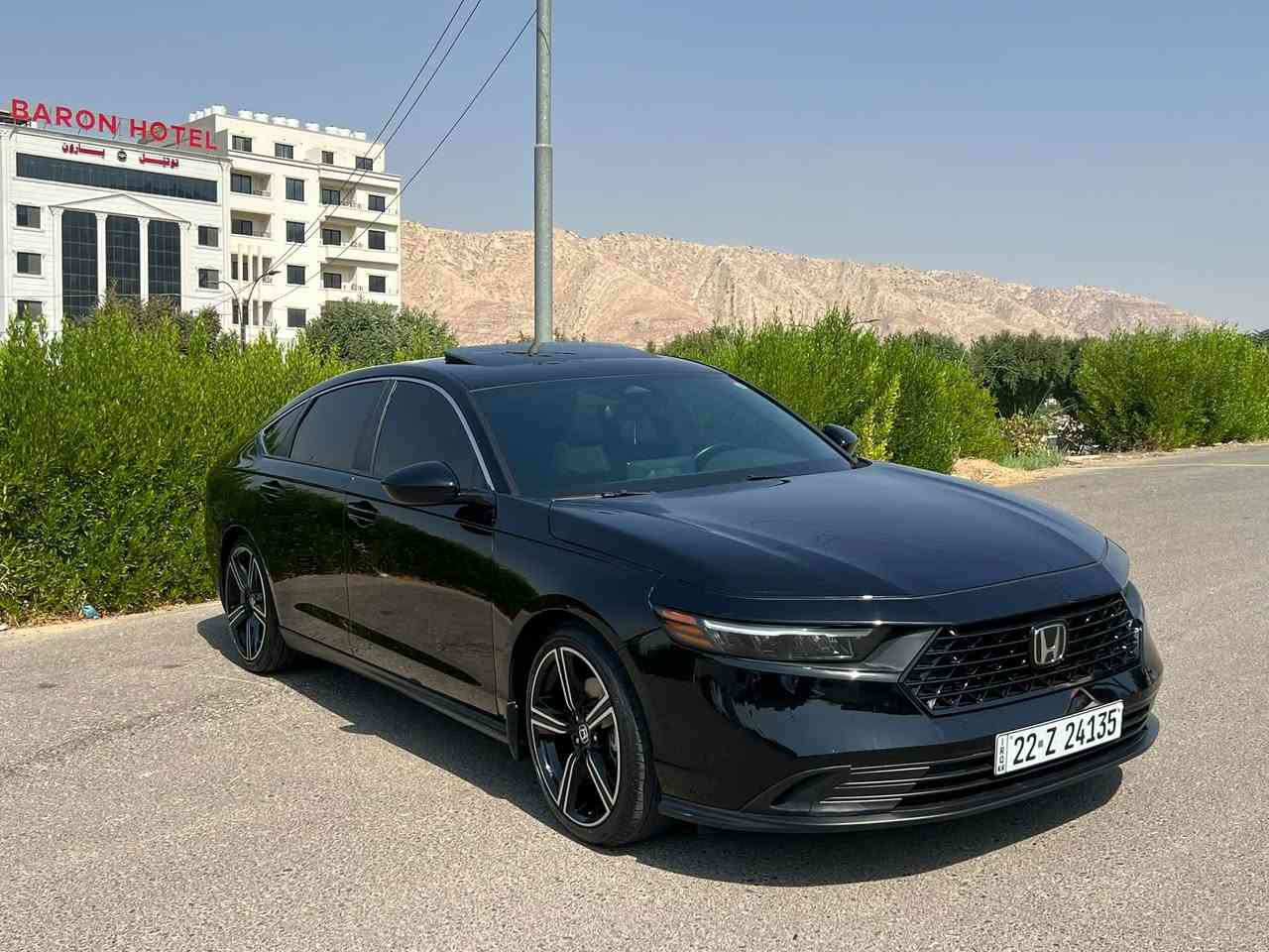 هوندا اكورد 2025
 هايبرد سبورت
‏
*********** واتس

السعر 198 ورقة بيها مجال

السيارة  بدون صبغ  بس بيها  2 مكان تعديل فقط
السيارةماشية 40 mile
• مكينة 2000 هايبرد تنفس طبيعي
• كير محرك هايبرد شرط
• شاشة كبيرة
•فتحه
• كرسي كهرباء  تدفئة لون اسود  
• رادار امامي
• مانع تصادم
• محدد مسار
• تصحيح مسار
• شفتات بالستيين
• دخول ذكي 
• إنارة ترحيبية
• هندبريك كهرباء
• 3 أنظمة قيادة (eco, ev, sport)
السيارة  بدون صبغ بيها  2 مكان تعديل فقط
المكان دهوك
السعر 198 ورقة بيها مجال
***********واتس

نص مكتوب في الصور:
- 6:36 63 deautovin.com HideAutoVin Home / Makes VIN Catalog / HONDA / ACCORD HYBRID / HONDA ACCORD HYBRID 2025 HONDA ACCORD HYBRID 2025 SPORT VIN: 1HGCY2F59SA039480 000-43342272-10/01/2025-IAA Inc. Ask 19
