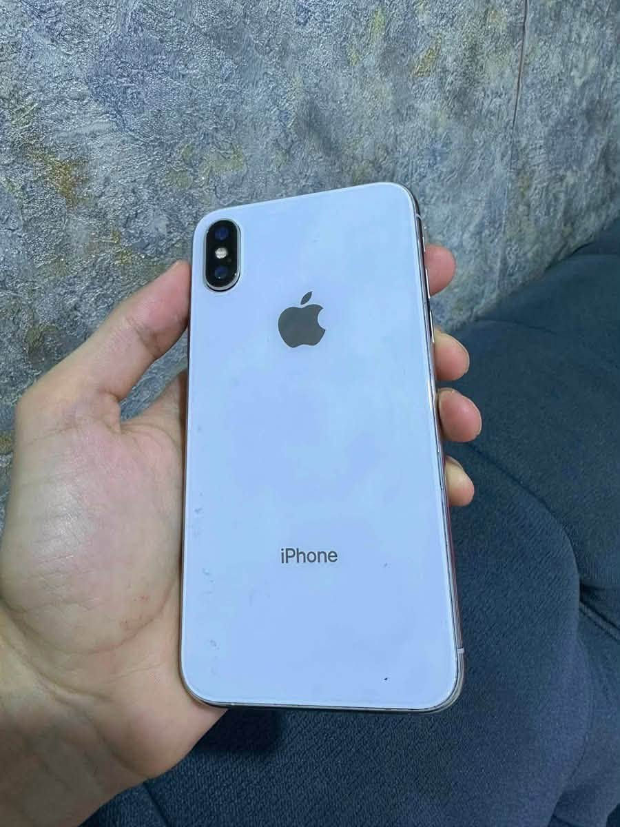 آيفون X • ٢٥٦ • بطارية ١٠٠