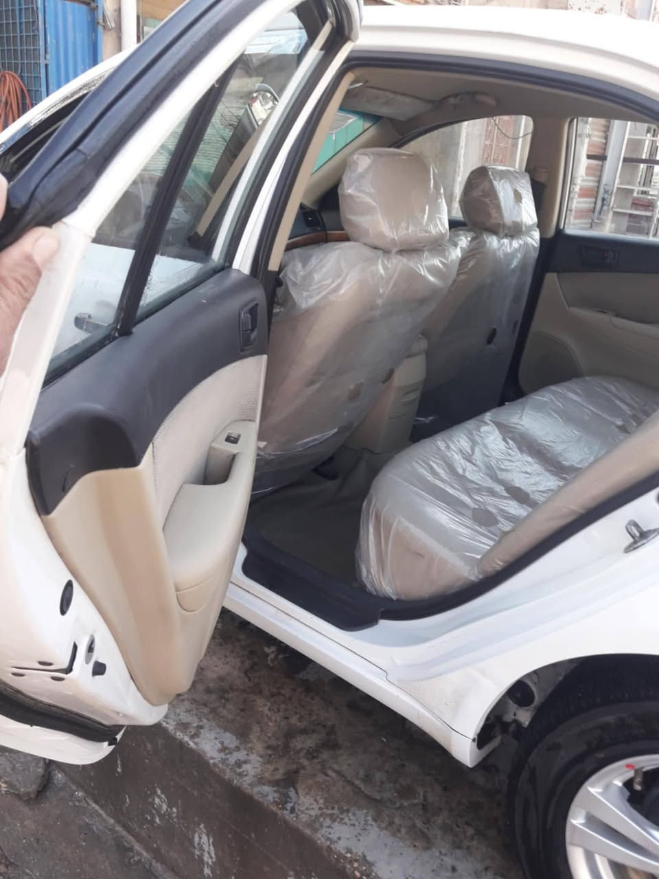 سلام عليكم سوناتا موديل 2009 خليجي مكينة 2000 سيارة نضيفة خير من الله صدرها خمسين بالمية بيها بس ذني الي ماشر عليهن تخم تاير جديد المكان الشعب الزراعي تفاصيل اكثر الاتصال على الرقم *********** سعر 115 وبيها مجال للطيبين
