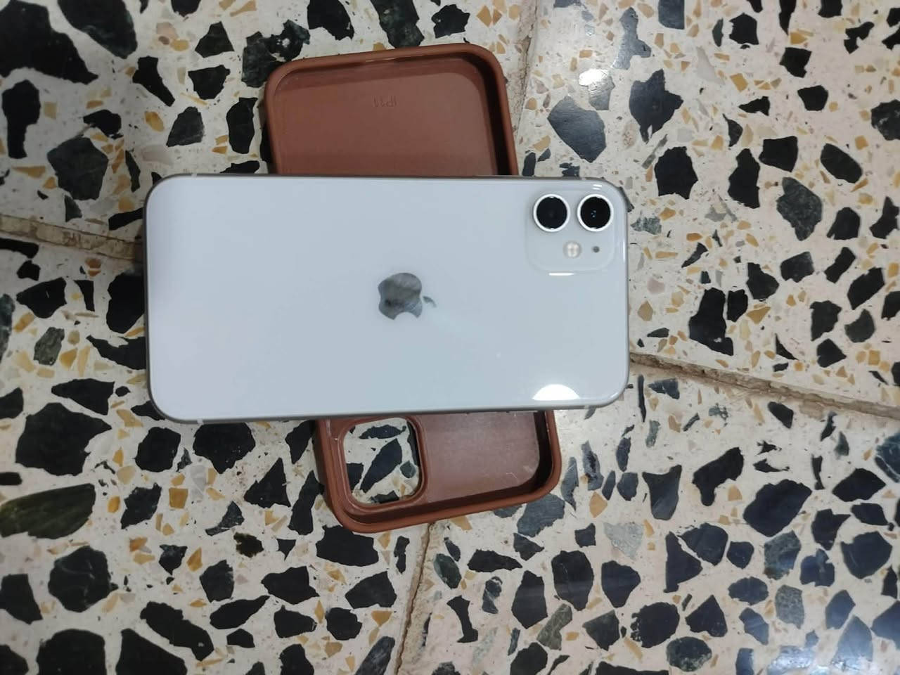 أيفون 📱 11عادي للبيع
شرط كلو بلادي 

بطاريه 80حقيقي مرفوعه 92
بي خط بل شاشه ما مئثررفيع حيل
ذاكره 128

اتصل ***********

مو شراي لا تعبني ولا تعبك

