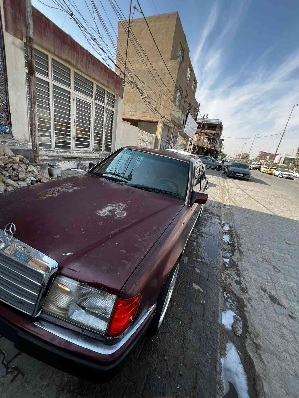 السلام عليكم 
للبيع مارسدس دب W124
وارد يابان
محرك وكير بلاد 300 جدد ستوني مصعدهن 
قواعد دبل بلاد بدون تصليح 
السياره فقط جارده اي ضرر مابيها 
حداديه واكسل جدد ABS شغال
ويل كب AMG اصلي تخم تأير جدد
كهربائيات كلها بلاديه كلشي بيها شغال
4 جام كهرباء
رقم بغداد الماني شرط التحويل 
السعر 55 مكاني بالنجف
للاستفسار ***********
