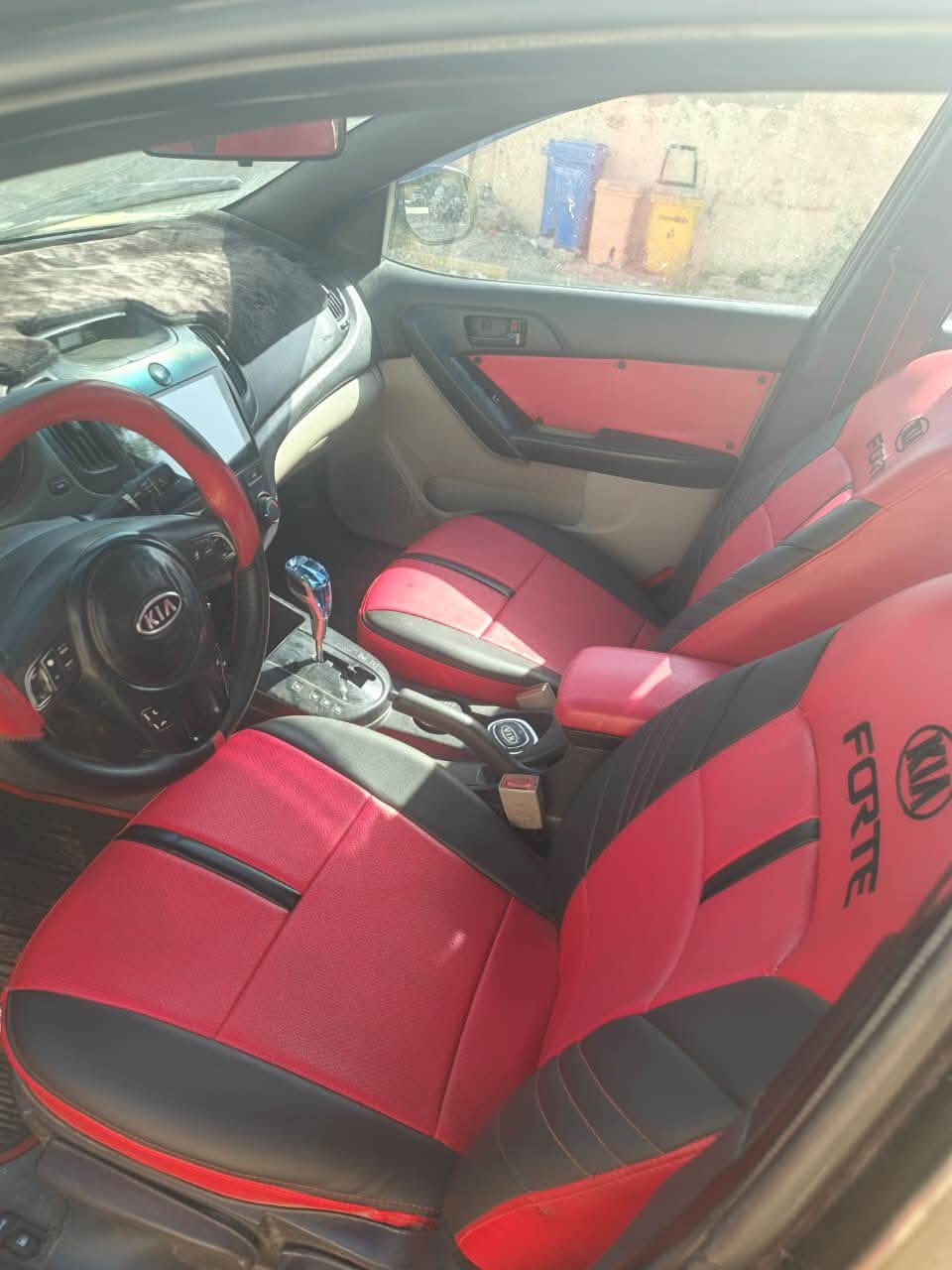كيا فورتي موديل ٢٠١٠ بغداد انكليزي مصفره كلشي مكانها كاضميه بغداد رقم الهاتف ***********  السعر ٦٥ وبيها مجال
