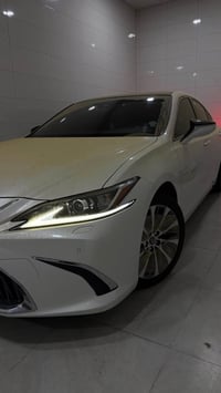 لكزس ES350 • ٧٠٠٠ كم • وارد خليجي
