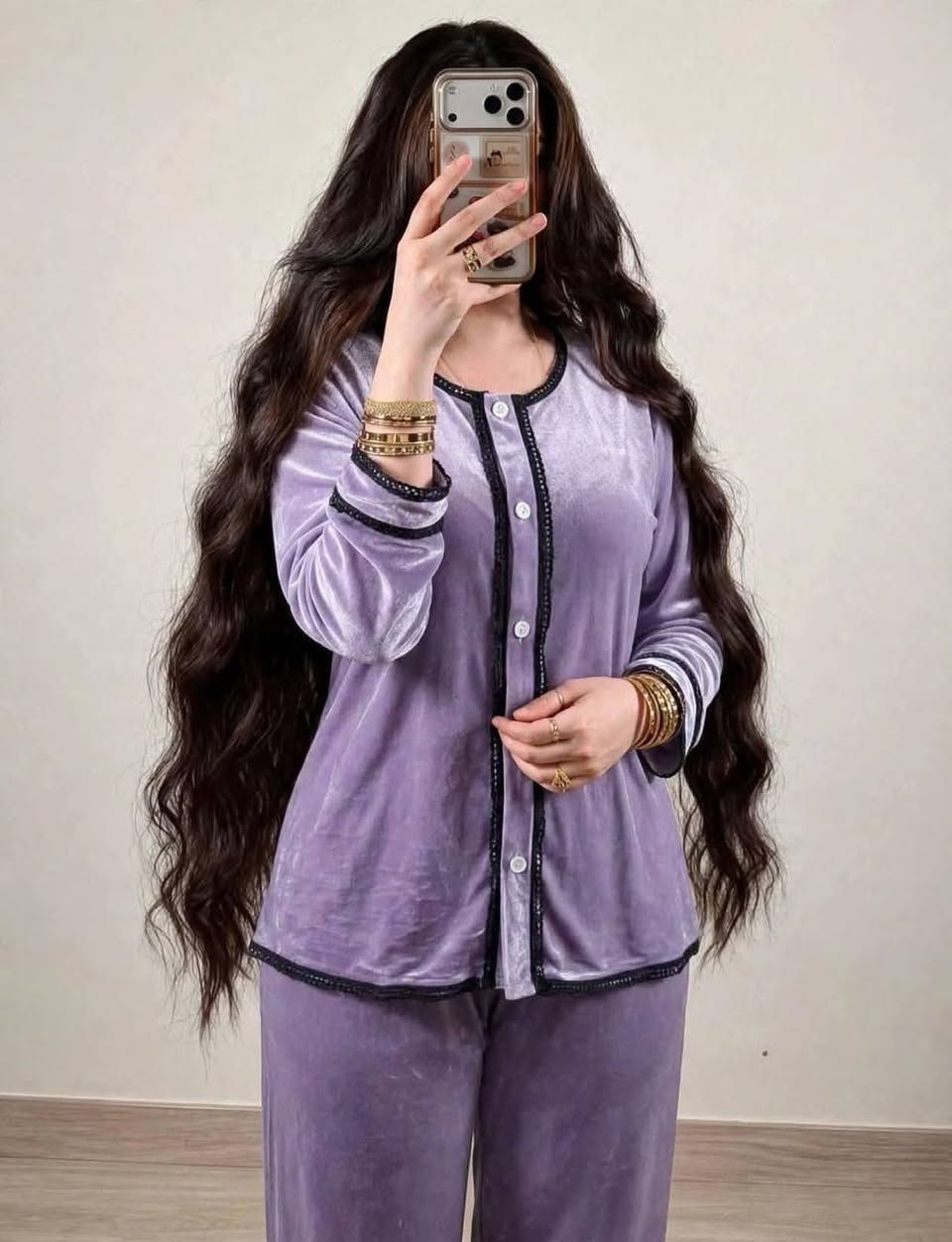 بجامة نسائي قديفة درجة اولى 
سعر الدرزن 120 الف 
قياسات (2-3-4 ) XL
وزن حقيقي 55 الى 90 كغم
