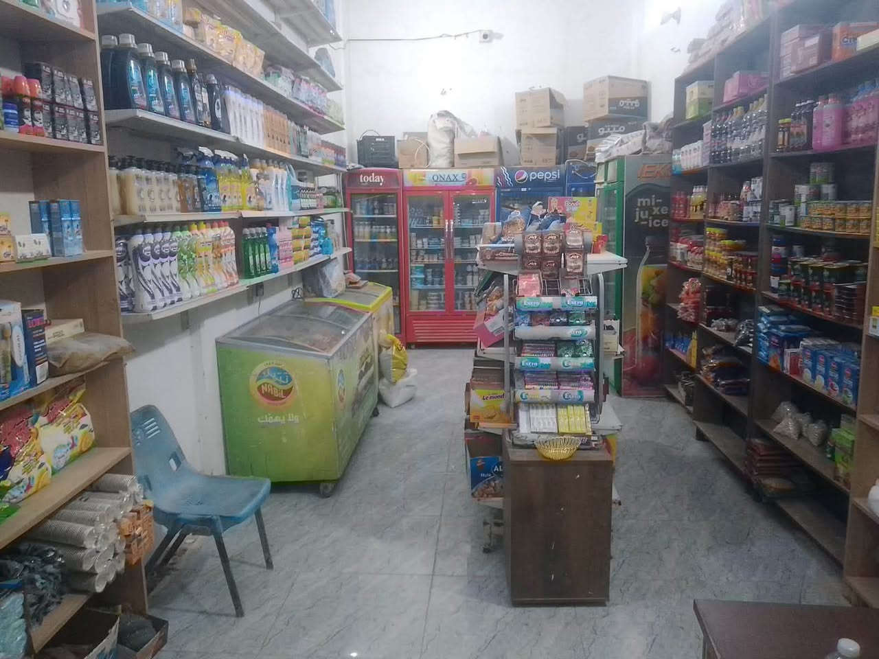 السلام عليكم ورحمة الله وبركاته
اسواق للبيع العنوان البوبيات البزل المدفون 
سبب البيع لعدم التفرغ سبب الدوام 
برادات عامودي عدد6 واحد شركه واحد ثنين باب 
براد طرحي عدد 2
سفينه مترين 
رفوف عدد 5
رفوف حديد 
عرضات جبس عدد 2
عارضه علك 
مبرده 
سستم كامرات كامل عدد 8
سقيفه كامله 
للاستفسار الاتصال ***********
السعر خاص اتصل وخادمك
