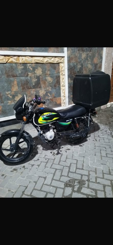 سلام عليكم بوكسر للبيع 
دارجهً بيها بكن ٤٥٠وبيها مجال

+964 770 105 1079
