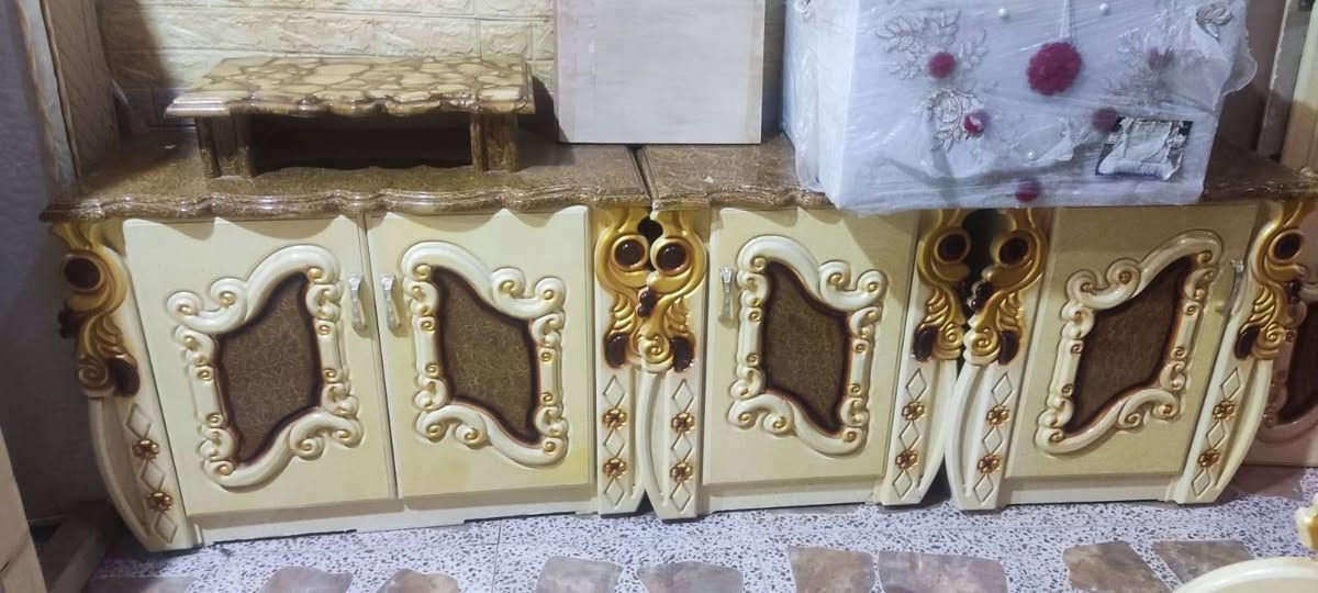 سلام عليكم 
غرف للبيع مستخدمه قليل .
سعر خاص وللاستفسار 
***********
