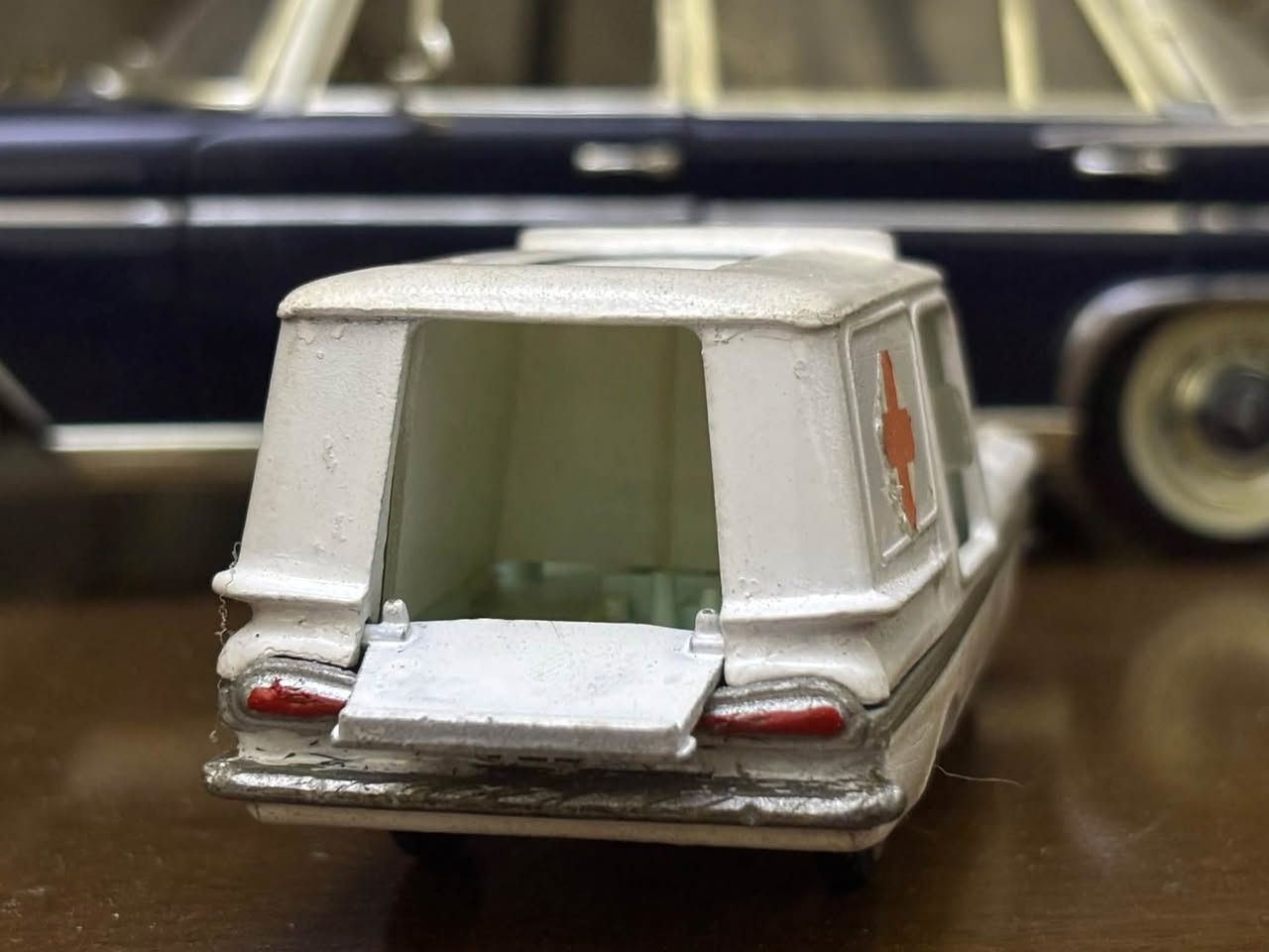 1959 Chevrolet impala 

.
.
.

حجم 1:43

صنع في بريطانيا من شركة Corgi Toys
🇬🇧 

السعر 17 الف ونصف 

تواصل على الرقم ***********
او على الخاص
