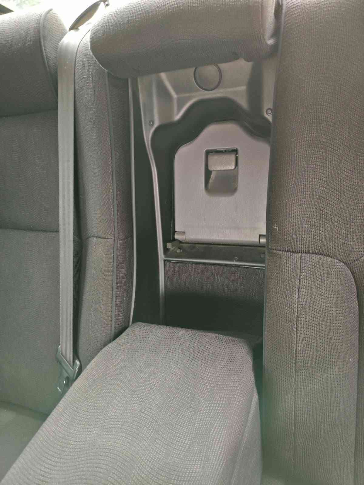 *للبيع كراون ماجستا 2005 - بأسمي تحويل فوري* 🚗

*المواصفات:*
- *النوع:* تويوتا كراون ماجستا
- *الموديل:* 2005 
- *اللون:* [ابيض صدفي]
- *المحرك:* 8 سلندر- مكينة شرط
- *الكير:* اوتوماتيك شرط
- *التبريد:* تبريد امامي خلفي "رادار" + تبريد امامي ثلاجة باردة
- *الفتحات:* فتحة سقف 
برده خلفيه 
- *الدكم:* 5 دكم فول مواصفات
- *الحالة:* السيارة جديدة كلش، جاهزة، مابيها نقص ولا عطل
- *السنوية:* بأسمي وتحويل فوري
- *الضمان:* مكفولة من كلشي كير مكينه حداديه عيل شرعي اصوليات 

*مميزات اضافية:*
1.  *غرفه جديده كلش
2.  *شاصي اوكص مكفوله
3.  *تاير وبطارية* جدد
4.  *مسجل وشاشة* وكاميرا خلفية
5.  *حساسات + تحكم ستيرن* 

*الملاحظات:* 
السيارة ما بيها اي نقص، كلشي شغال 100%. تبريدها ثلاجة بالصيف، 
*السعر:* [+964 781 401 8536] تواصل اتصال أو واتساب
*المكان:* ذي قار قضاء الإصلاح 
*الاتصال:* [***********] ابو علي 

التحويل باسمي مباشر. تحويل ثاني يوم هزه جديده.
