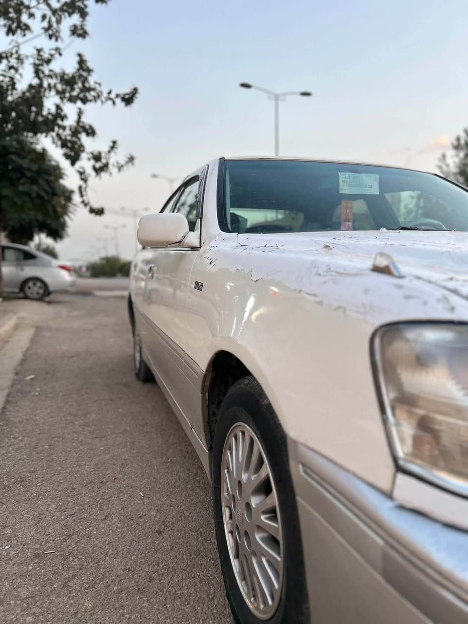 ٢٠٠٢ • أبيض لؤلؤي • مقاعد كهربائية
