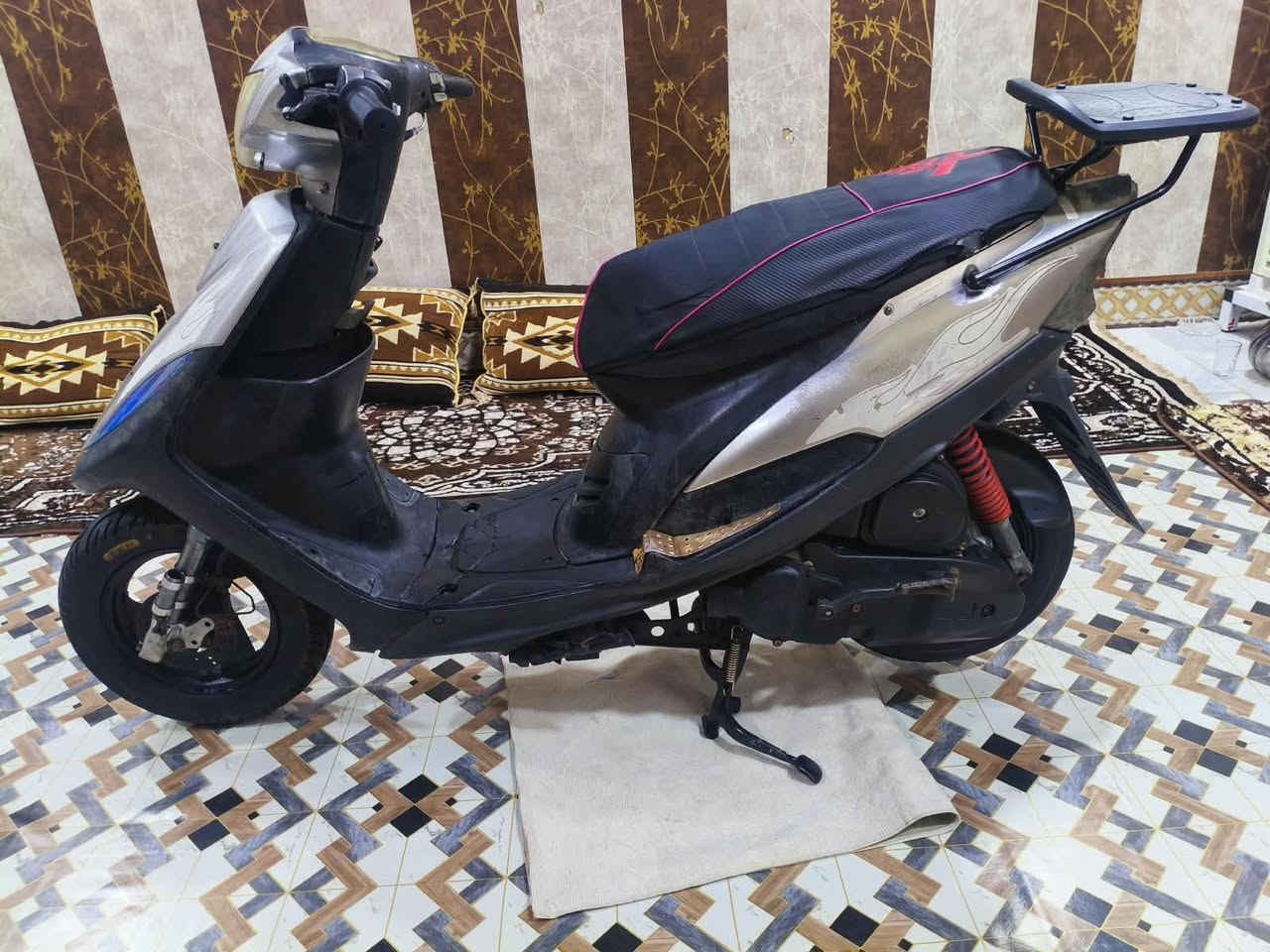 السلام عليكم دراجه خير من الله ناشفه مكينه ناشفه كفرات البلاد مختم خير من الله الدراجه معدل وشلعه بيها دبل امامي رياضي وصالنصه رياضي FM شرط الفصله  العنوان البصرة گرمة
***********
