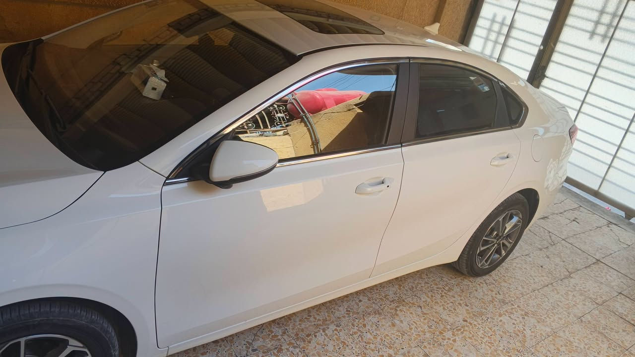 السلام عليكم
كيا K3
رقم بغداد 
موديل 2024
الون  ابيض
ماشية 28
فول مواصفات 
محرك 1500 دبل نوزل 8 بخاخات دوش 
مكفول من التبديل والصبغ بارد قليل بجاملغ
بصمه تشغيل + بصمه ابواب دخول ذكي+ جنطه بصمه
حساسات اماميه خلفيه 
كشنات جلد 
وضعيات قياده 
لايت زينون
اشاير بالمري 
سلايت فتحة سقف
بك لايت لد
باقي مواصفات الفول معروفه
مكان السياره بغداد. 138السعر بيهة مجال 
الرقم ***********
