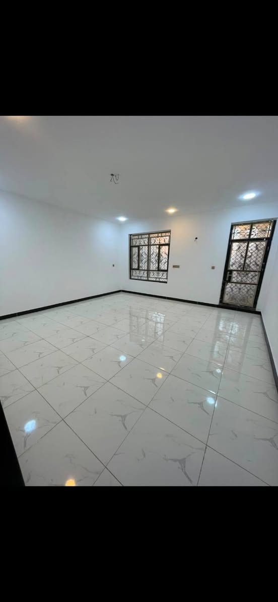 دار للبيع 🏠للبيع 🏠للبيع
مساحه الدار 150متر 
واجه 6متر ونزال 25متر 
موقعه ممتاز جدا حي الجهاد ديوان مخابرات قريب من شارع 60
4غرف نوم وصاله ومطبخ خدمات  عدد 3
بيت جاهز للسكن 
سنه البناء 2023 
نضام سبالت ساحبه صاروخيه
نضام كامرات منظومة ستلايت
سعره 290وبي مجال 
الاستفسار أكثر  اتصل 🗣📲📞***********
***********
زورو موقعنا الكائن في حي الجهاد شارع 60 مجاور مدرسه طيور الجنة
