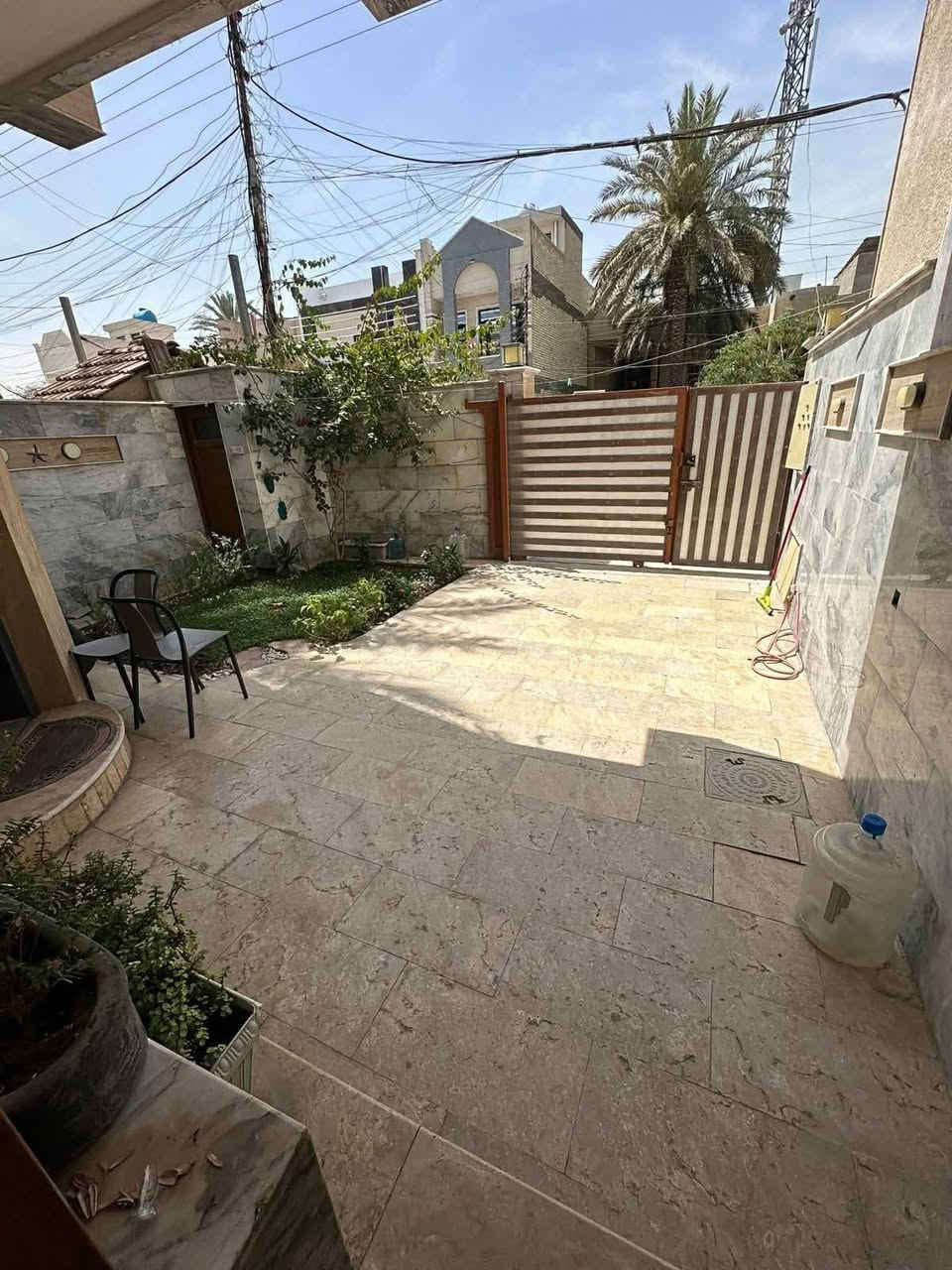 البنوك • ٢٢٥م • ٦ غرف