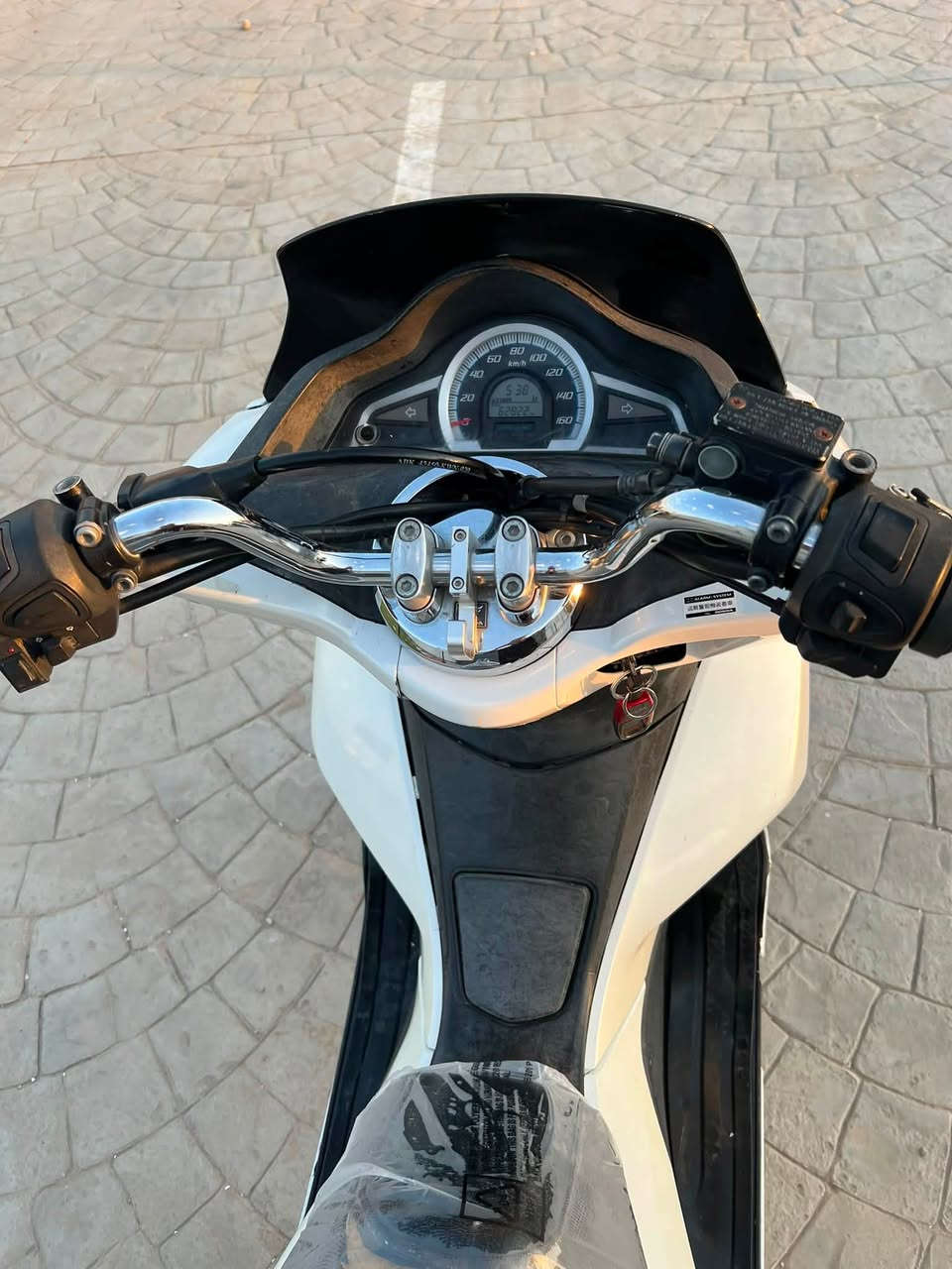 دراجة PCX جيل ثاني دراجه أكفلك لمكينه كفرات شوفت عينك سعر 10$ مكان بغداد .***********
