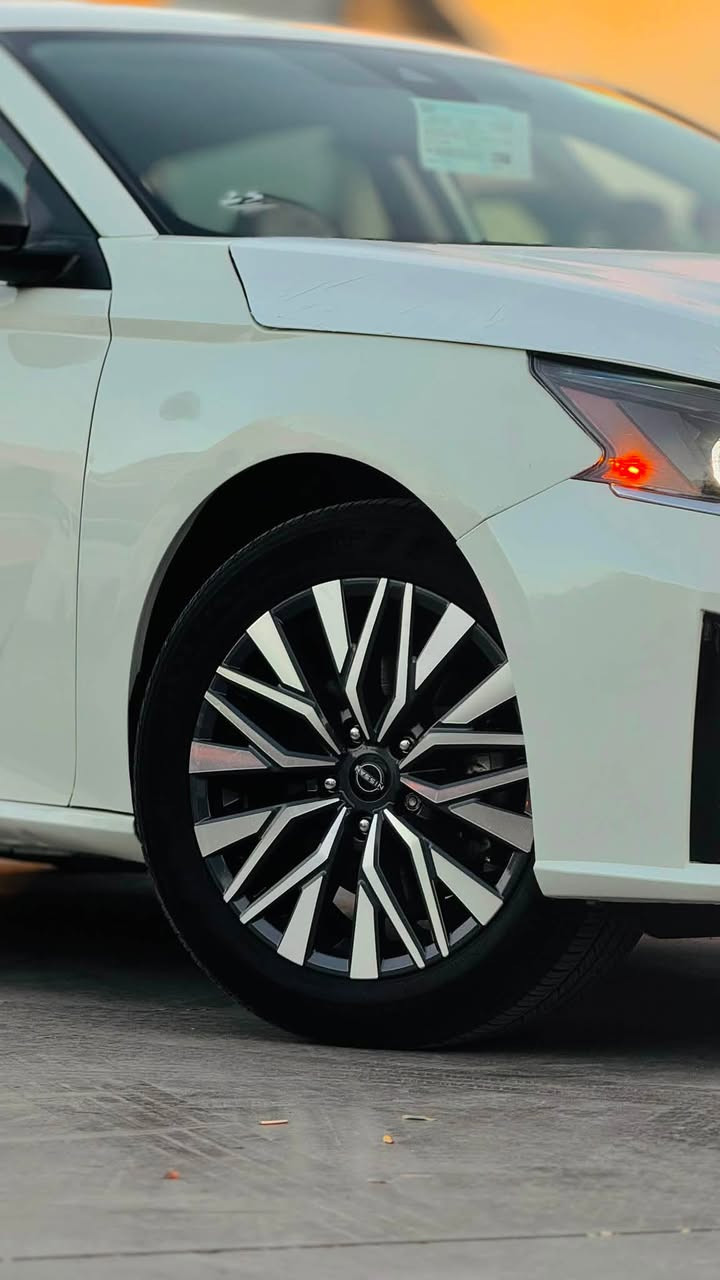 صور حادث موجود بدون دواخل 🔥
.
Nissan Altima 2025 
.
مواصفات SV
.
حادثە دعامیە بس فحصنا و طلع جاملغ و باب کلیر امریکا ، رقم الشاصی،
TN4BL4DV4SN30599
.
سعر السیارە بس ١٦٤ ورقە 
.
*********** 
.
سیارە کاتی 
.
مکان سیارە کلار 

.

