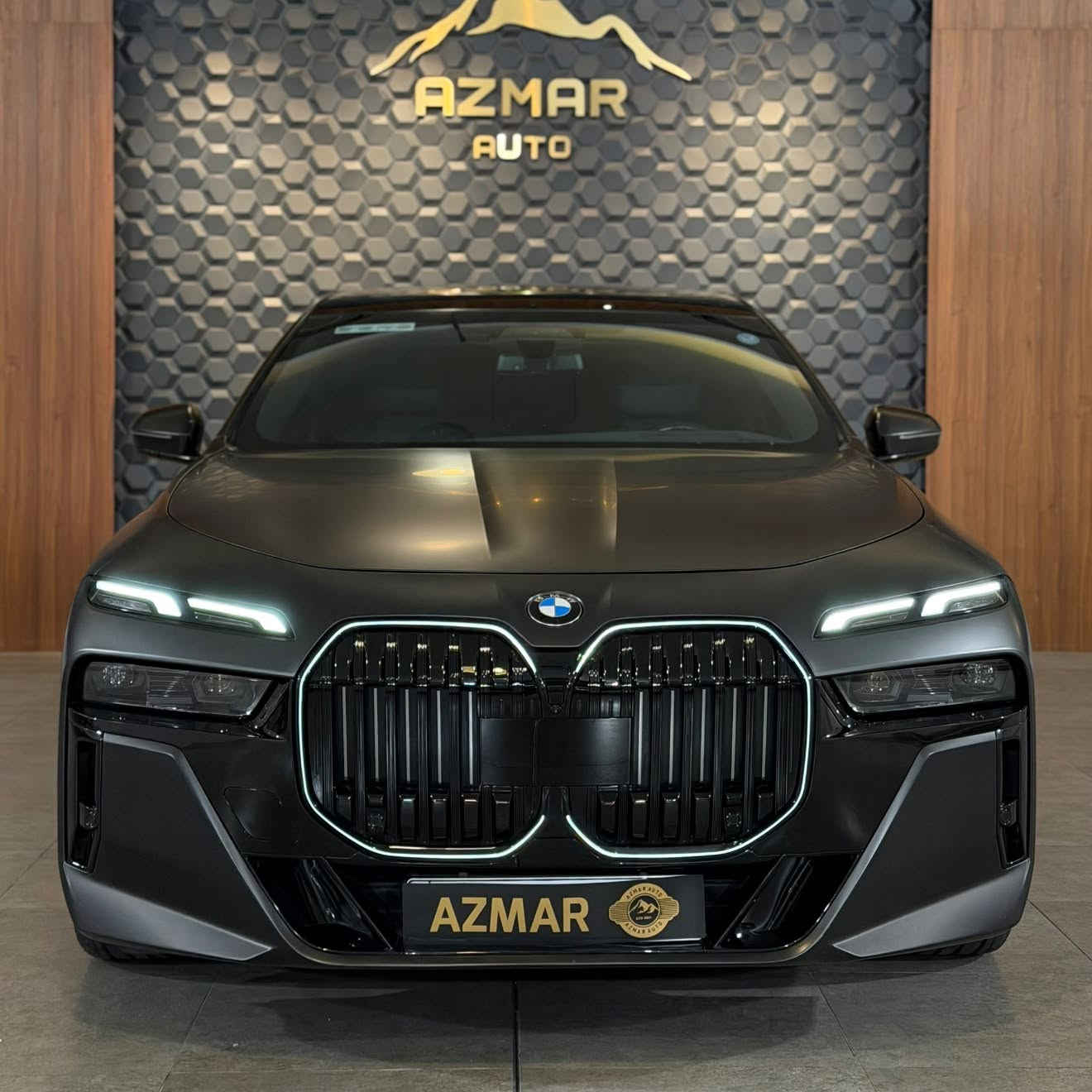 الكرستالة💎
BMW 760Xi (individual) مات بلادي
سعر: 730$ ورقة
موديل 2023
ماشية : 25 الف
طلب خاص اسود مات بلادي + تاير خلفي تفتر و فول 
مواصفات
سكف رولز (sky lounge)💎 و تاير خلفي تفتر و ناضور و ٥ كامرات و داتاشو و كشنات تدفئة و تبريد و مساج و شباك لد و انارات داخلية متعدد الالوان و سماعات bowers&wilikns و جكات تصعد و تنزل و بعد هواية مواصفات متنذكر

السيارة مرقم و جاهز و عليها كتاب تضليل ✅
السيارة وارد امريكي بيها جاملغ كلير بدون دواخل بدون ايرباك كير و محرك و كهربائيات كلها مكفولات

سعر: 730$ ورقة

للاستفسار : ***********
العنوان : السليمانية المعارض الجديدة شركة ازمر اوتو معرض رقم ٣٤
