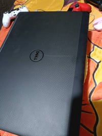 هاي المواصفات Dell Precision 7520  المعالج: Intel Core i7-7700HQ (4 أن...