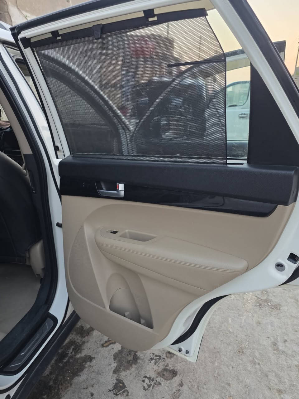 السلام عليكم
تحيه طيبه
للبيع كيا سورنتو2015   🚗
✅#سورنتو موديل 2015 خليجي  مكفوله السونار مرفوك بلمنشور  
✅#المحرك: (4سلندردوش)
✅#رقم السياره بصره 
✅#مكان السيارة :البصره القرنه 
✅#المواصفات الكاملة: فووول عده #بنوراما
✅بصمه +دوشمه كشنات +ارضيه
✅#سعة 7 راكب مع تبريد 3 قطع
✅#حساسات أمامية وخلفية
✅#كشن السائق كهرباء
✅#إشارات بالمرايا + مرايا شفط
✅#إشارات ترحيب بالدوسة وفي الأبواب + إضاءة LED بالأبواب
✅#تحكم ستيرن 4 جهات
✅#إضاءة LED خارجية امامي وخلفي
✅#السعر 153  وبي مجال
✅📞👇🏻👇🏻 #للاتصــال_أو_المراسـلة
#واتساب ***********
اتصال 👈
