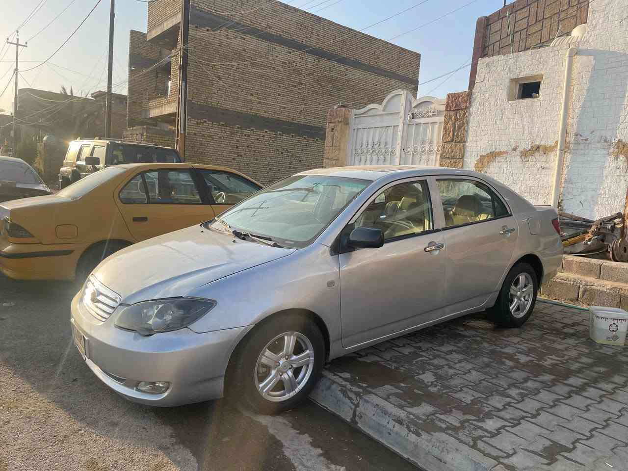 اسلام عليكم
للبيع بي واي دي موديل 2013 رقم واسط بسمي تحويل مباشر مكينه كير بي كاجو مكفولات كهربائيات كلها شغاله
حداديه نضيفه تخم تاير جديد
مصبوغه جماليه  حادثها جاملغ خلفي فقط
مكاني بغداد قرب بسمايه
للاستفسار
***********
