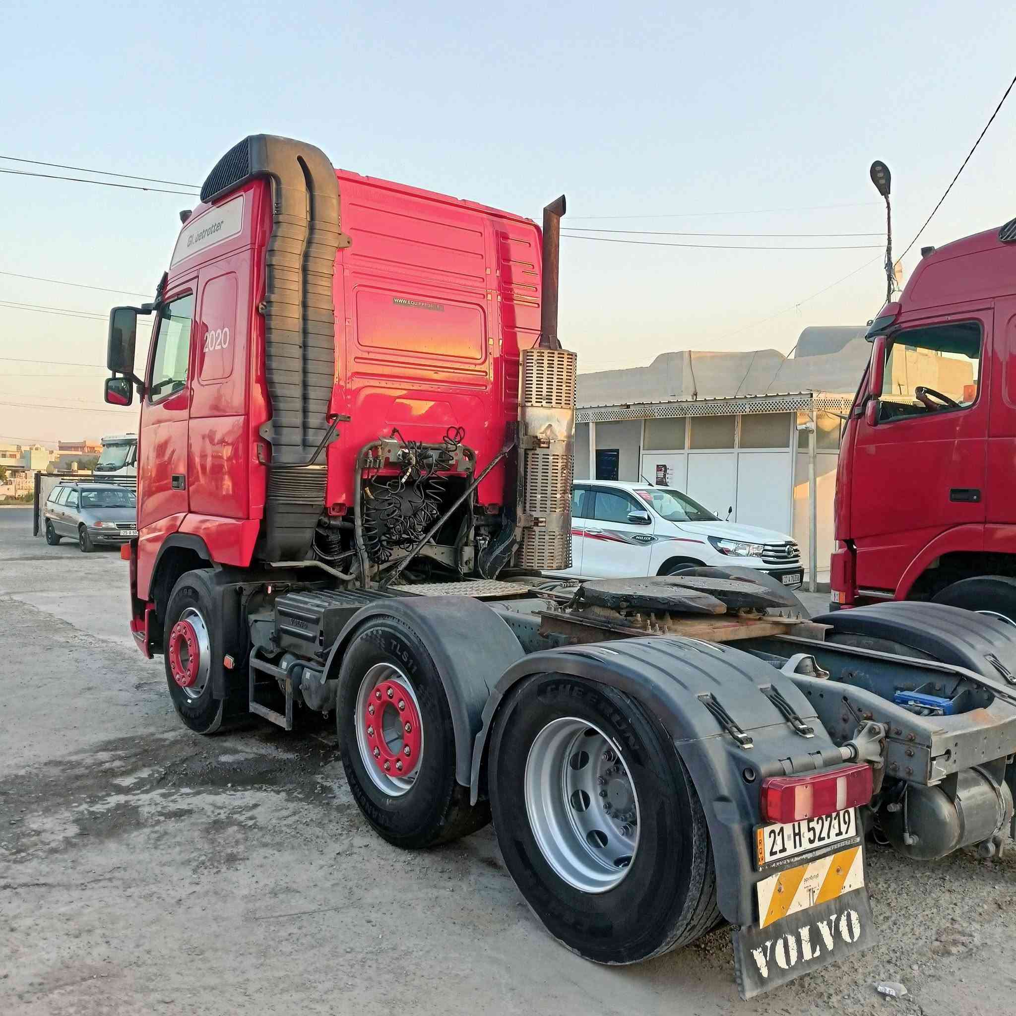 فالفو شيطان حجم 460 سنكل امامي كير اوتماتيك هاف قماره 3خطوط مرسمه سايلو شرط فصل وربط كير محرك شرط رقم وسنويه جديد تخم تاير جديد سياره جاهزه بدون نقص شرط التحويل 
موديل 2004
عنوان كركوك طريق المطار مقابل جسر حزيران 
معرض الصور 
***********
***********
