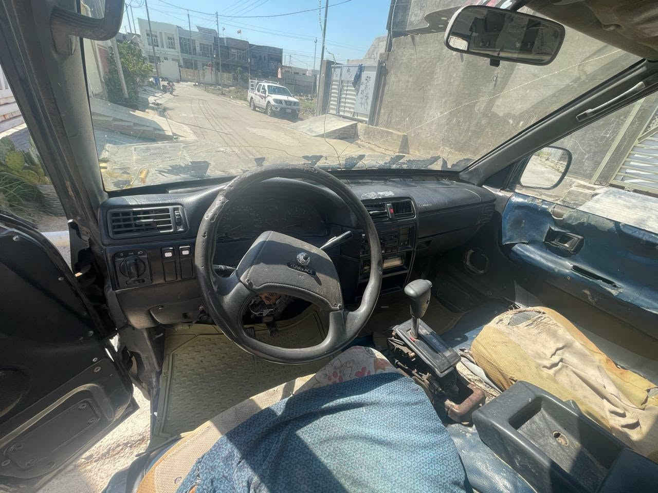 سلام عليكم
فارة للبيع موديل ١٩٩٢ 
مكينة وكير 2 واي بالجيس
تايرات جديد
بطاريه جديدة 
صدر خلفي امامي جديد 
راديتر جديد 
باور ستيرن وباور بريك جديد 
كهربائيات كلها شغالة 
رقم ديالى سنويةلل2028 شرط التحويل 
المكان ديالى المقدادية 
الاتصال ***********
