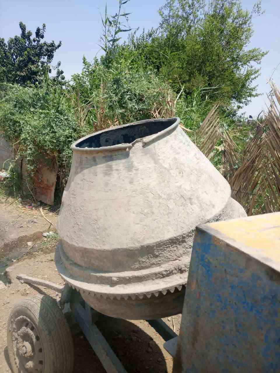 السلام عليكم
خباطه لبناني البيع جاهزه شغاله هندر واحد 
محرك 7.5نضيف شغال هندر واحد
السعر 750.000:(سبعميه خمسين )بيهه مجال///مكان :ديالى منصوريه الشط 
جدر (بيه زروف صغار) 
***********
