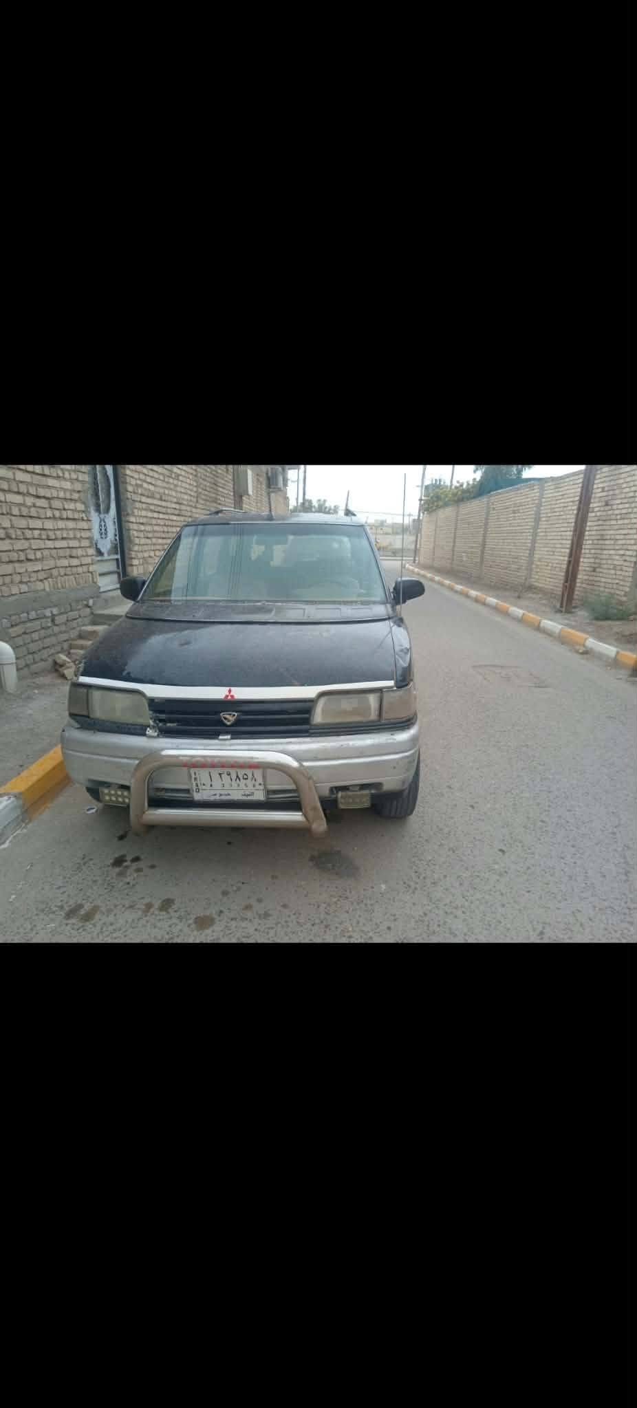 سياره للبيع مستيبوشي سبعه راكب
موديل 95 تحويل مباشر 

كير مكينه نضيفات ونجي سته 

كهربائيات كلها شغاله حداديه ٨٠ بالميه 
زوج تايرات كارتون  باتري جديد 

 السعر ٢٧  وبيها مجال قليل  للشراي 
العنوان ذي قار سوق الشيوخ
